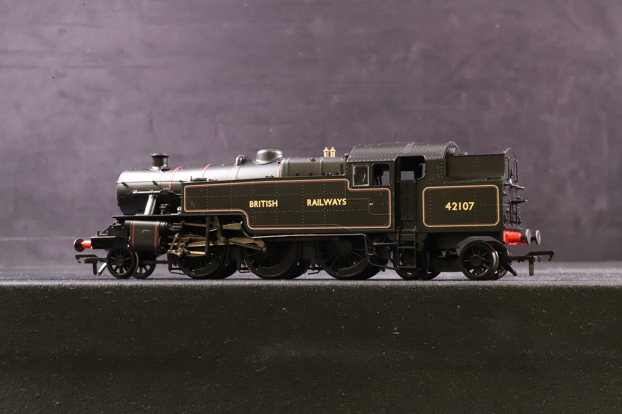 Bachmann OO 32-883 LMS Fairburn Tank '42107' British Railways Lined Black