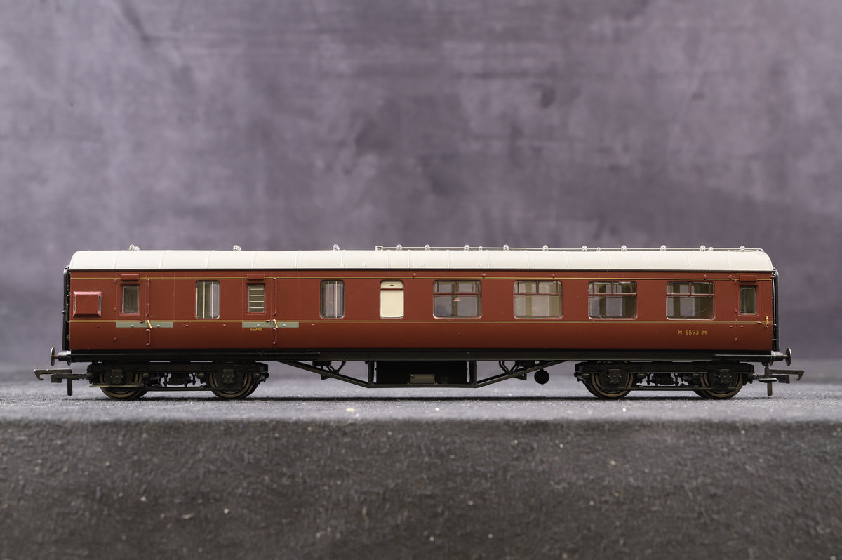 Hornby OO LMS BCK Maroon Coach