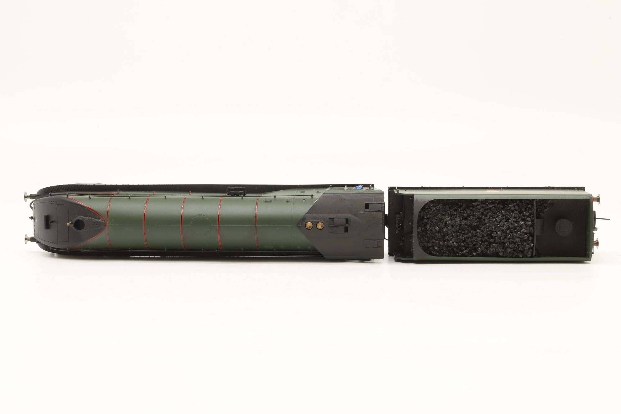 Hornby OO R3522 Class A4 '60026' 'Mile Beevor' BR Lined Green E/C Weathered DCC Sound