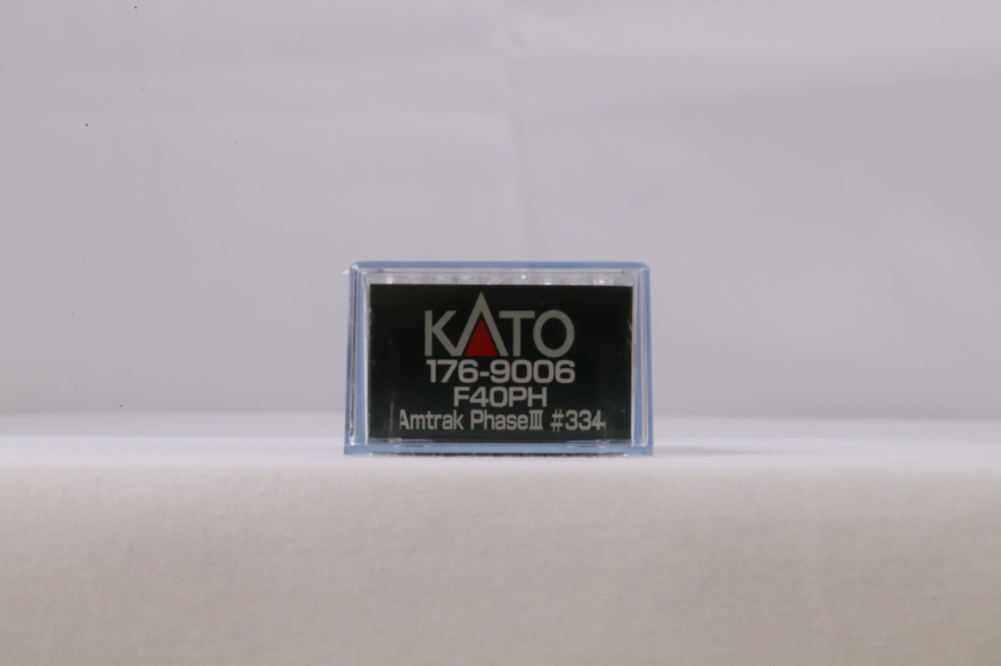 Kato N 176-9006 F40PH Amtrak Phase 3 '334' Diesel Locomotive