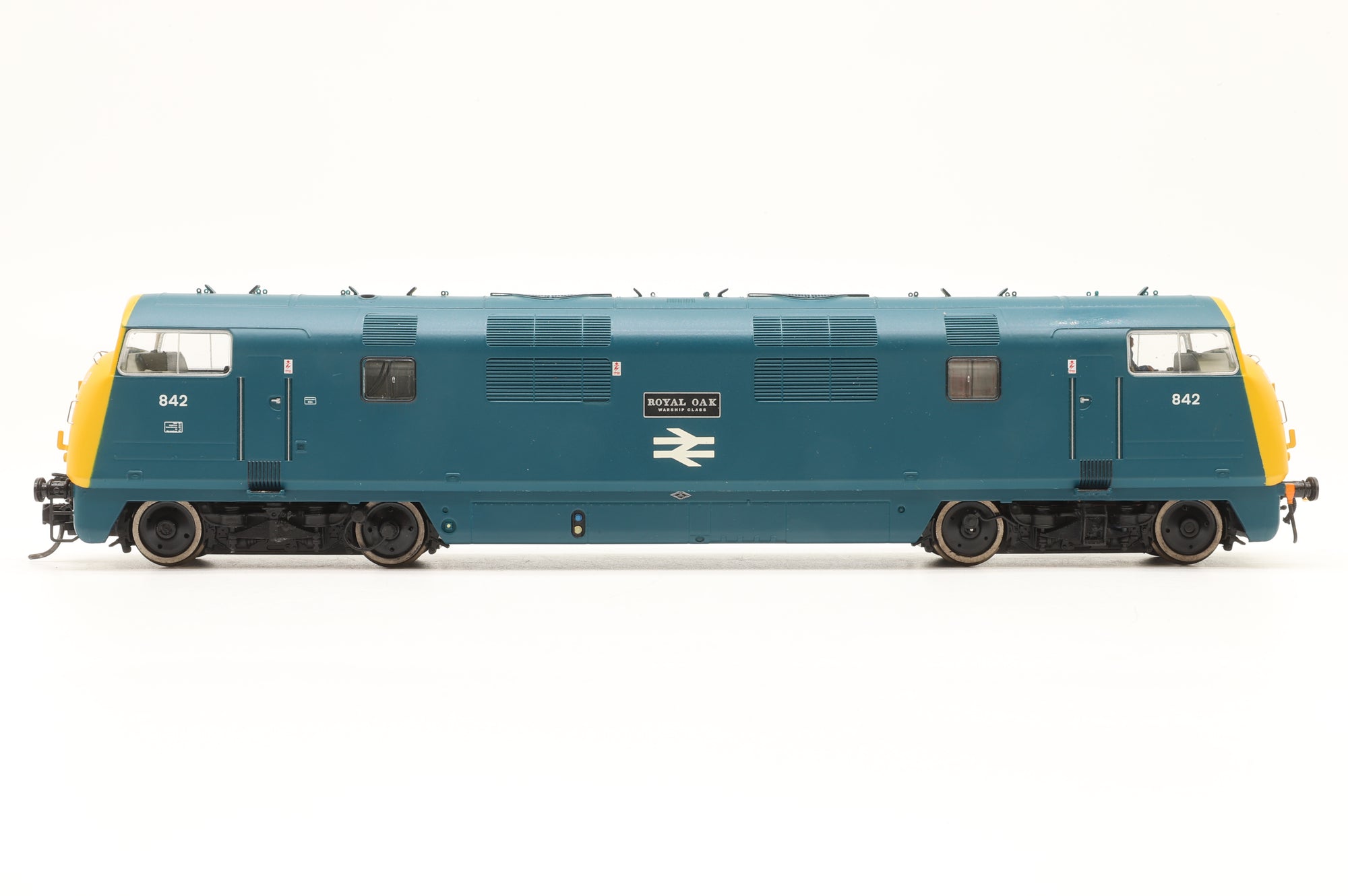 Bachmann OO 32-067 Class 43 Warship '842' 'Royal Oak' BR Blue, DCC Sound