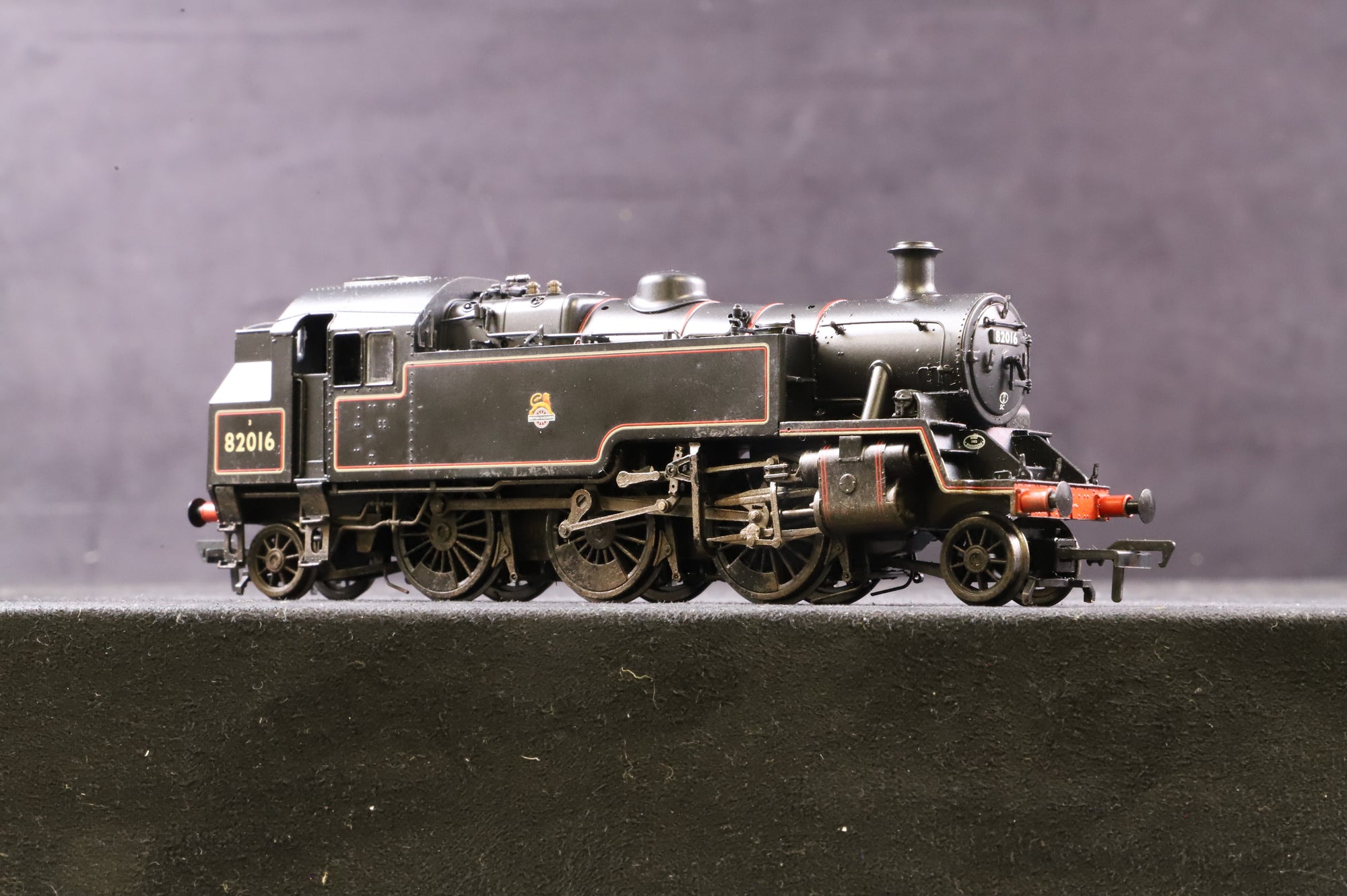 Bachmann OO 31-977 Standard 3MT 82016 in Lined BR Black w/ Early Crests - Weathered