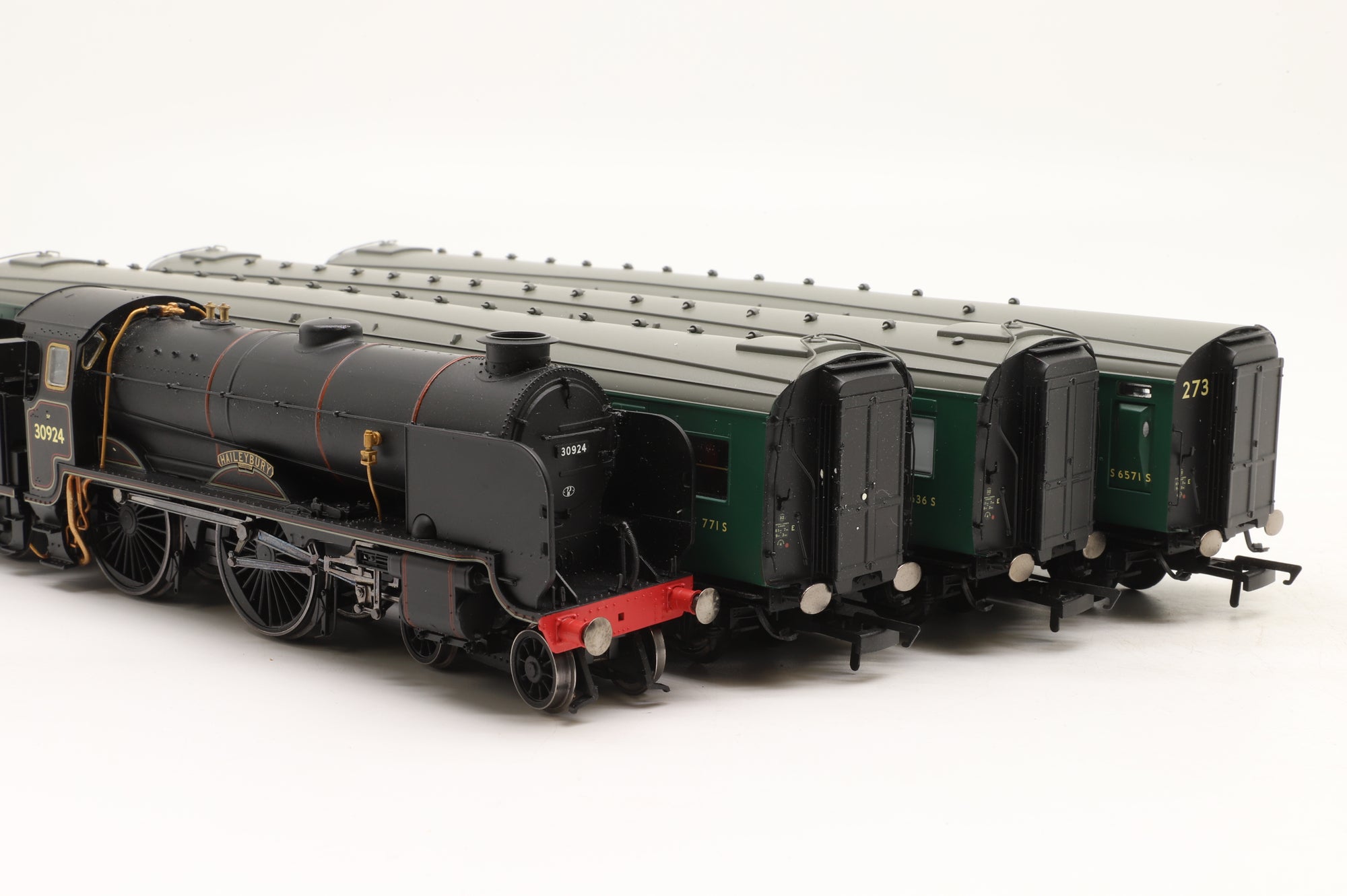 Hornby OO R2815 Southern Suburban 1957 Coach Pack Ltd Ed 1718/ 2500