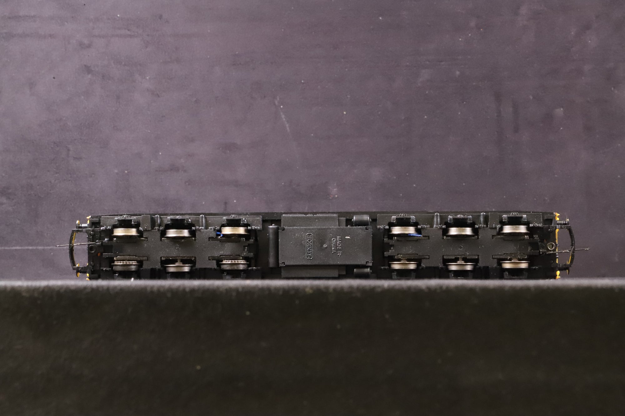 Hornby OO R2345 Class 58 '58046' BR Coal Sector