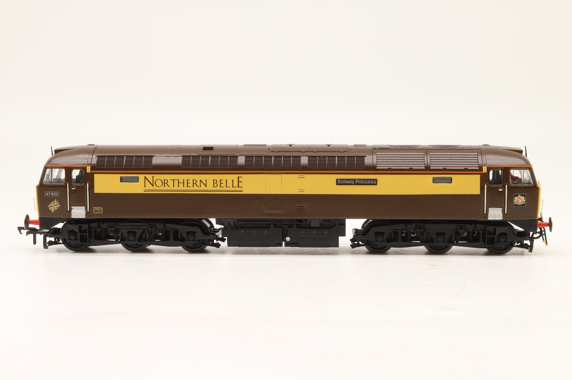 Bachmann OO Class 47 '47832' Northern Belle Resprayed By Olivia's Trains