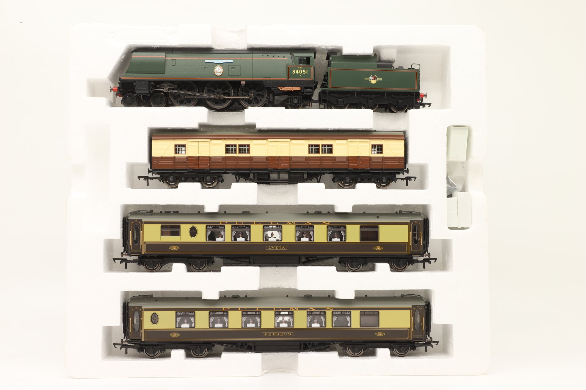 Hornby OO R3300 'Churchill's Funeral Train' Incl. Battle of Britain Class, 2x K-Type Pullmans, & Luggage Van