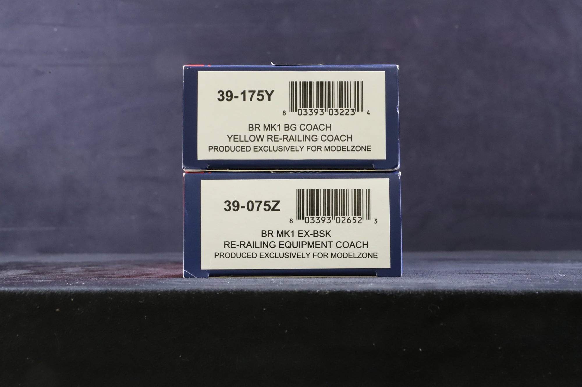 Bachmann OO 39-075Z/175Y Set of 2 Ex Mk1 Re-Railing Coaches in BR Engineering Yellow