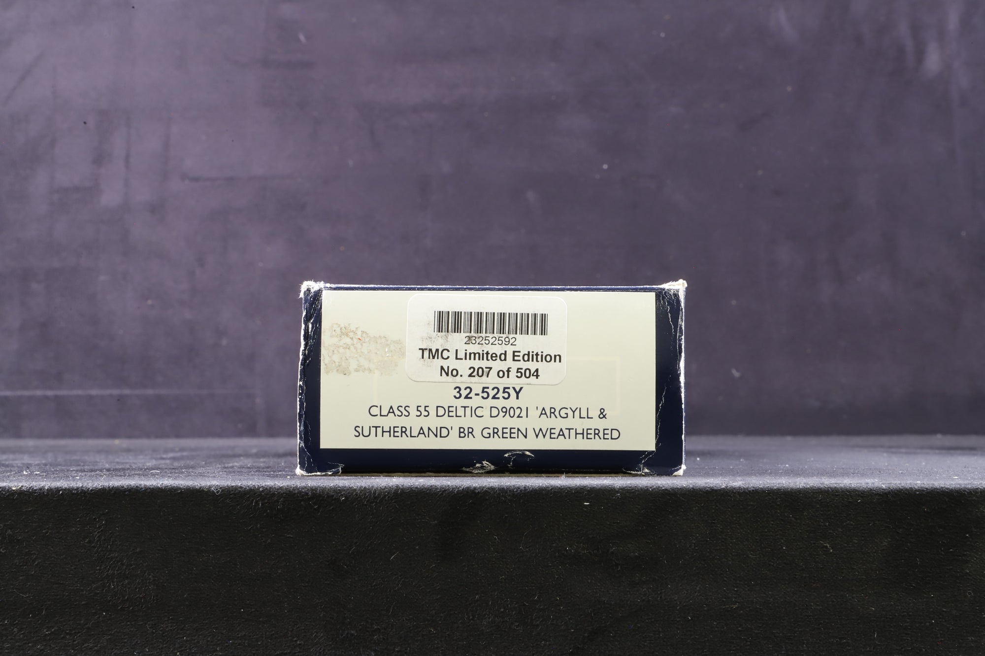 Bachmann OO 32-525Y Class 55 Deltic D9021 'Argyll & Sutherland' in BR Green - Weathered