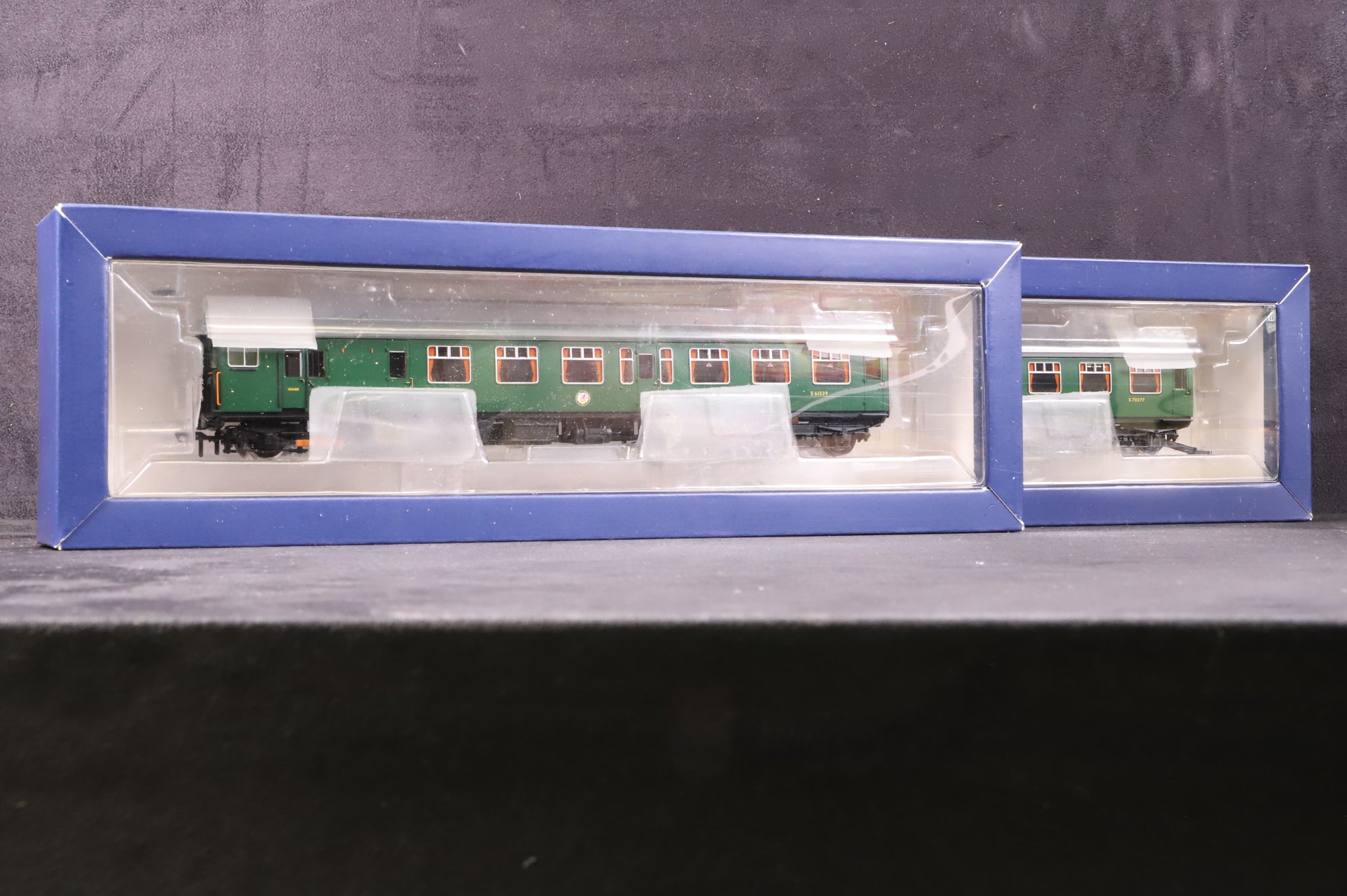 Bachmann OO 31-426A 4CEP EMU 7126 Late SR Multiple Unit Green With Yellow Waning Panels