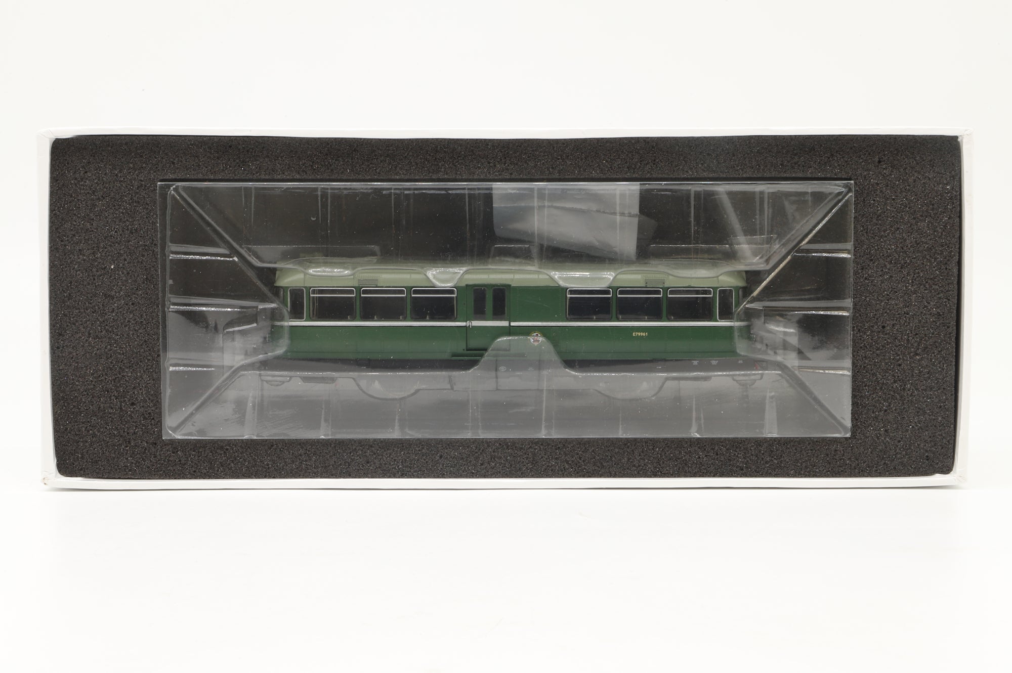 Heljan OO 87051 W&M Railbus No. E79961 in BR Green