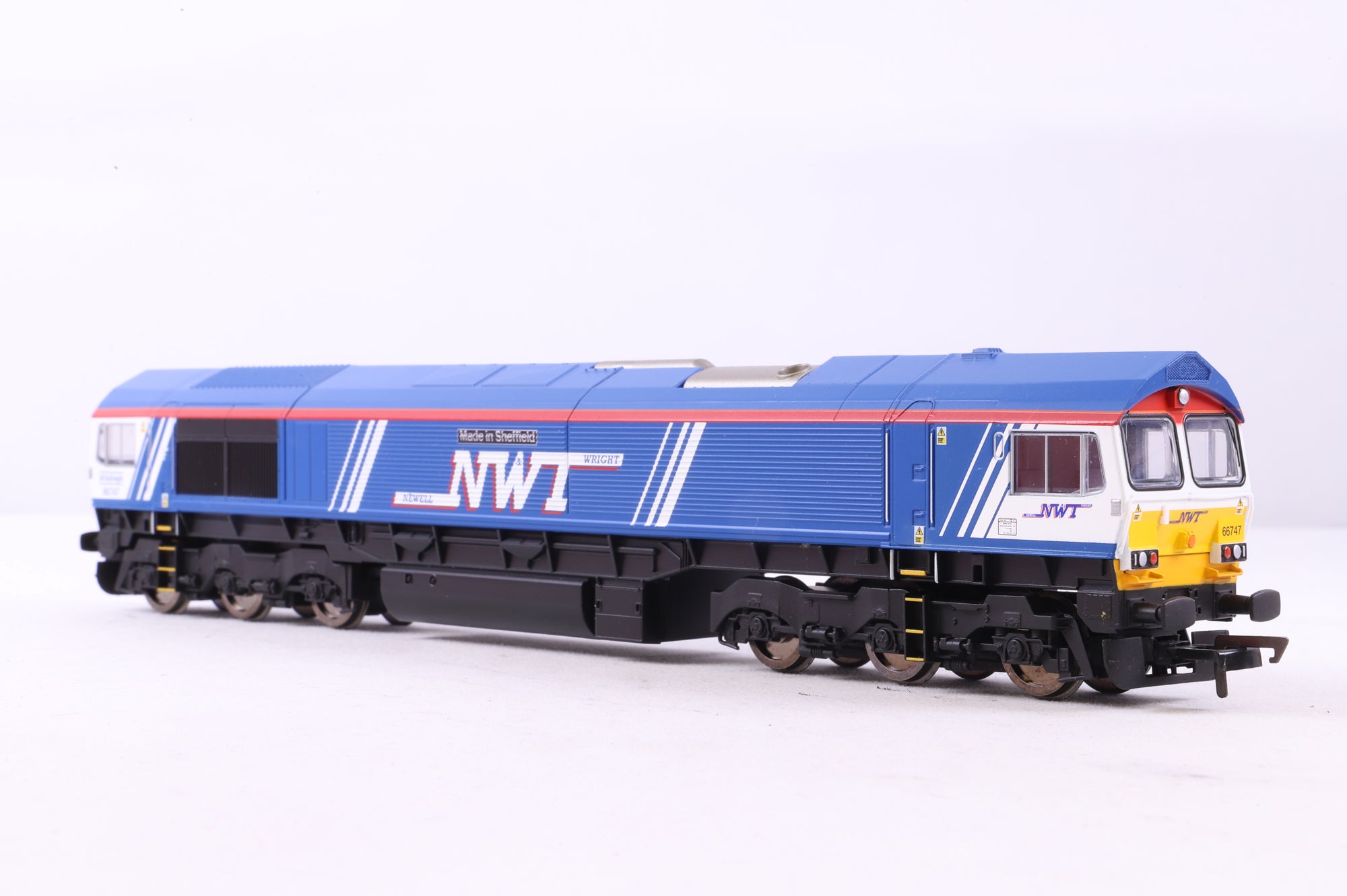Hornby OO R3940 GBRf/Newell & Wright Class 66 Co-Co 'Made in Sheffield ' '66747', DCC Sound