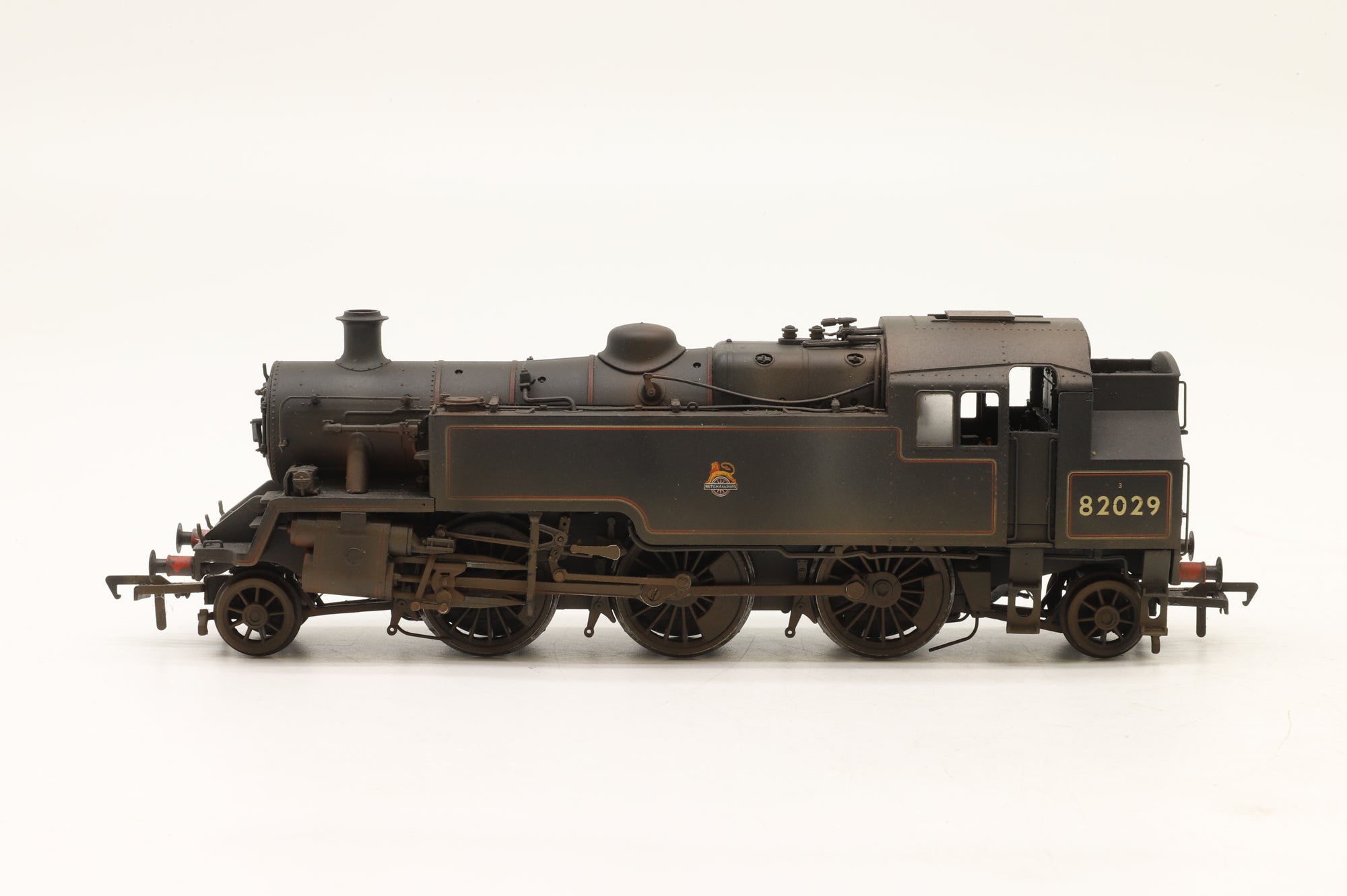 Bachmann OO 31-975 BR Standard Class 3MT Tank '82029' BR Lined Black E/C Weathered