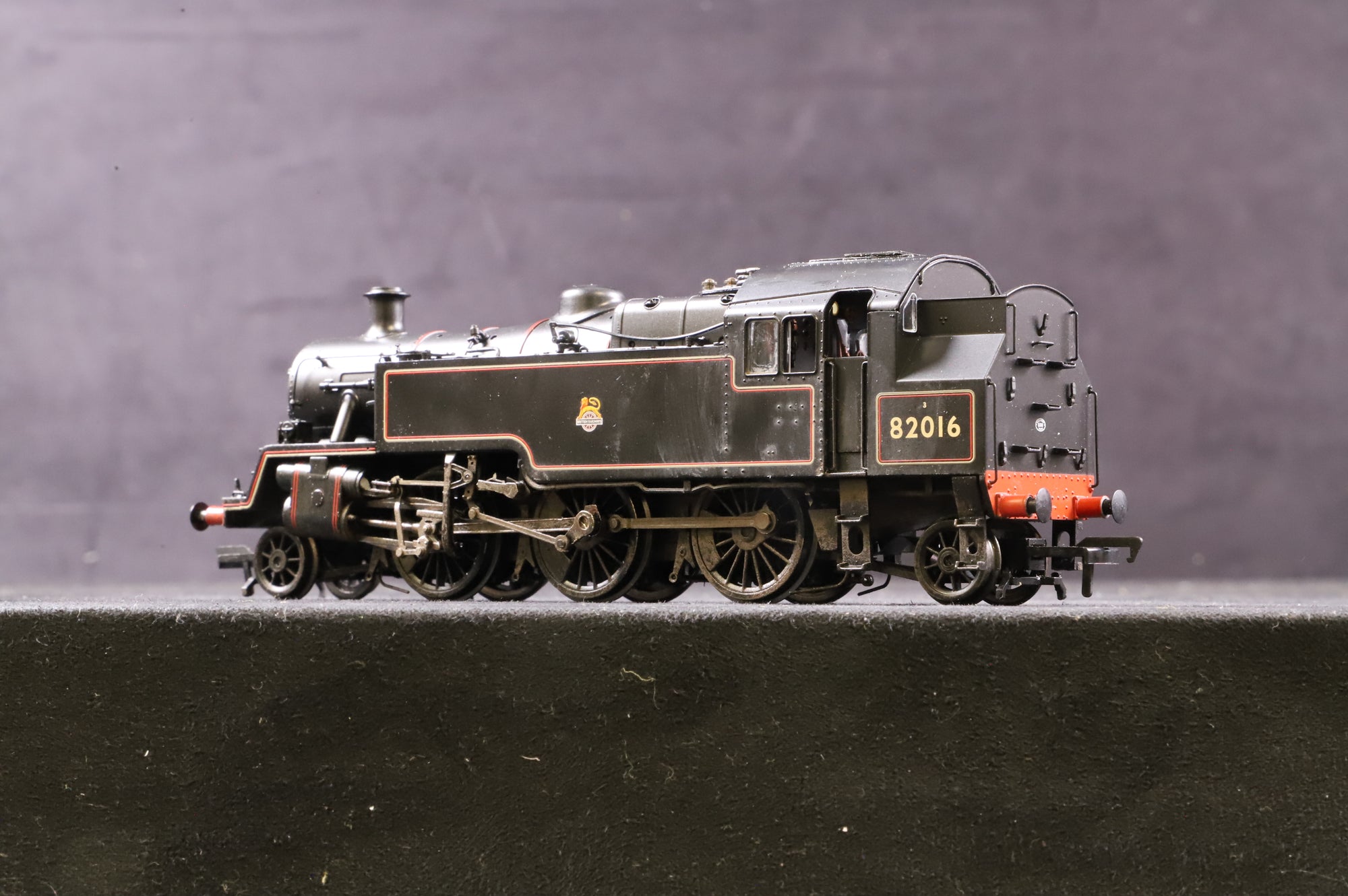 Bachmann OO 31-977 Standard 3MT 82016 in Lined BR Black w/ Early Crests - Weathered