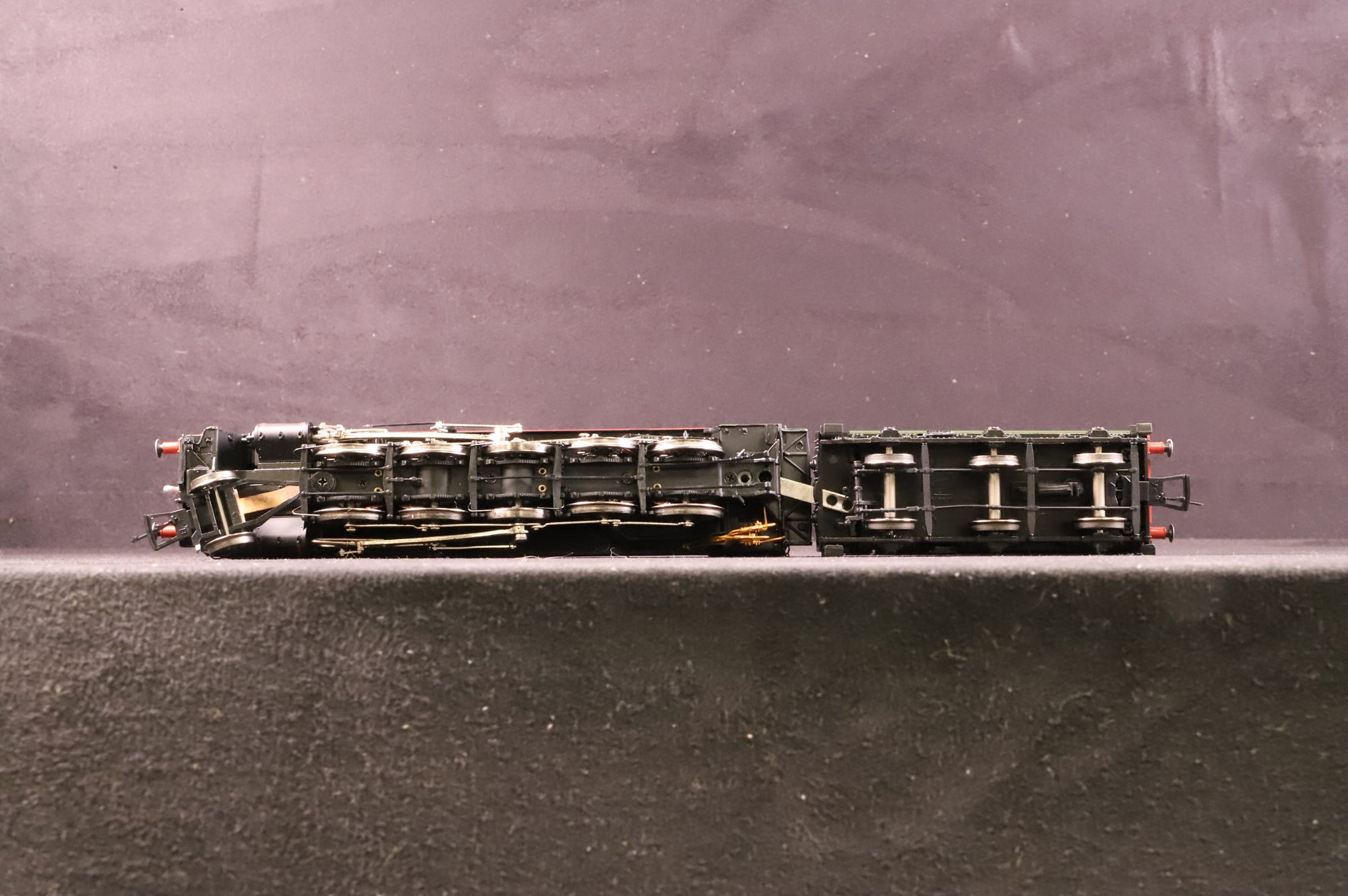 Bachmann OO 32-850NRM BR Standard Class 9F '92220' 'Evening Star' BR Green L/C Excl. NRM