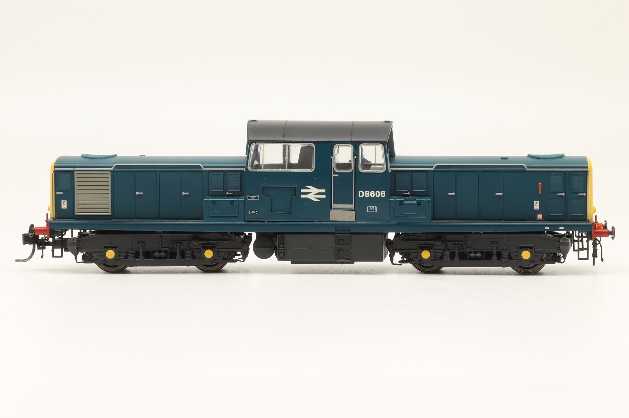 Heljan OO 17101 Class 17/Clayton 'D8606' BR Blue with Full Yellow Ends, DCC Sound