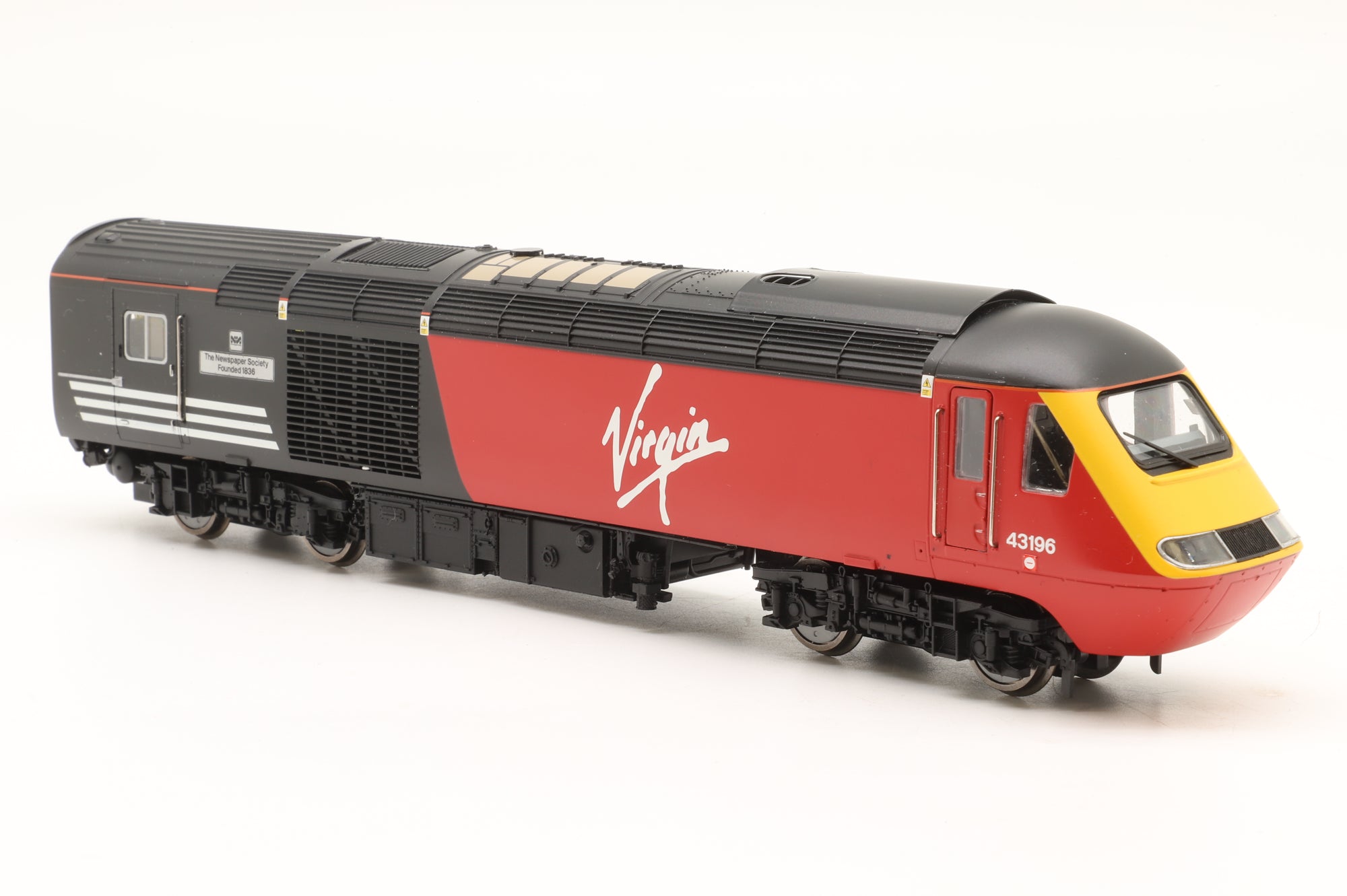 Hornby OO R2704 Class 43 HST Set 43196 'Newspaper Society'/43162 in Virgin Trains Livery - DCC Sound
