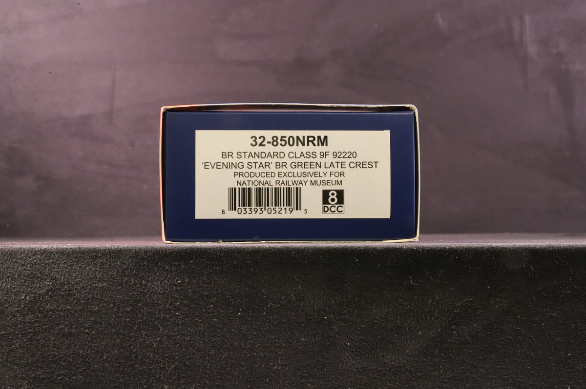 Bachmann OO 32-850NRM BR Standard Class 9F &#39;92220&#39; &#39;Evening Star&#39; BR Green L/C Excl. NRM