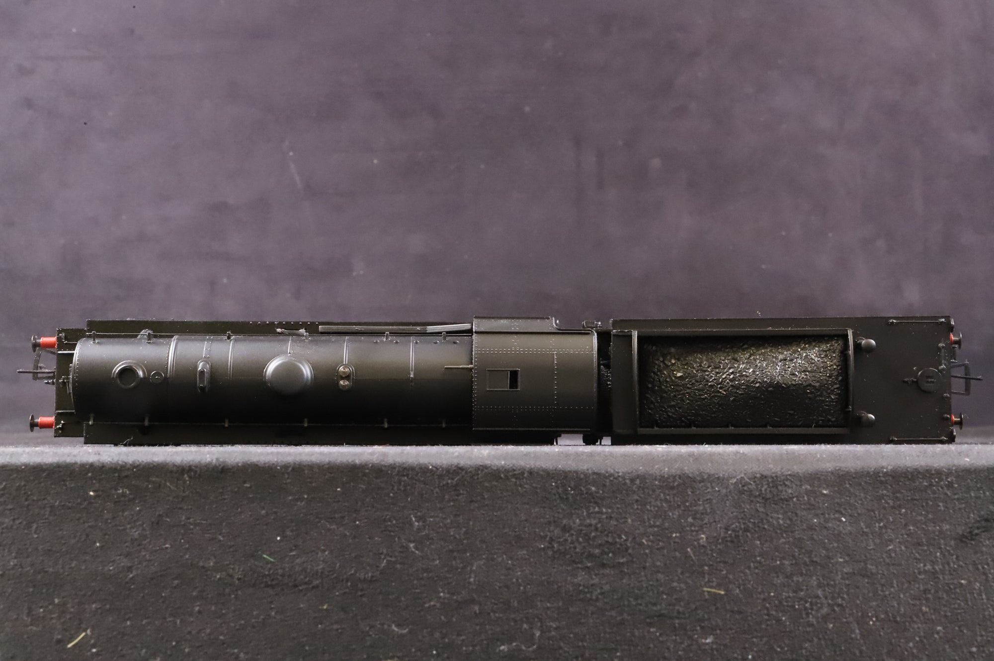 Bachmann OO 32-253 WD Austerity 2-8-0 90312 in BR Black w/ Early Crests