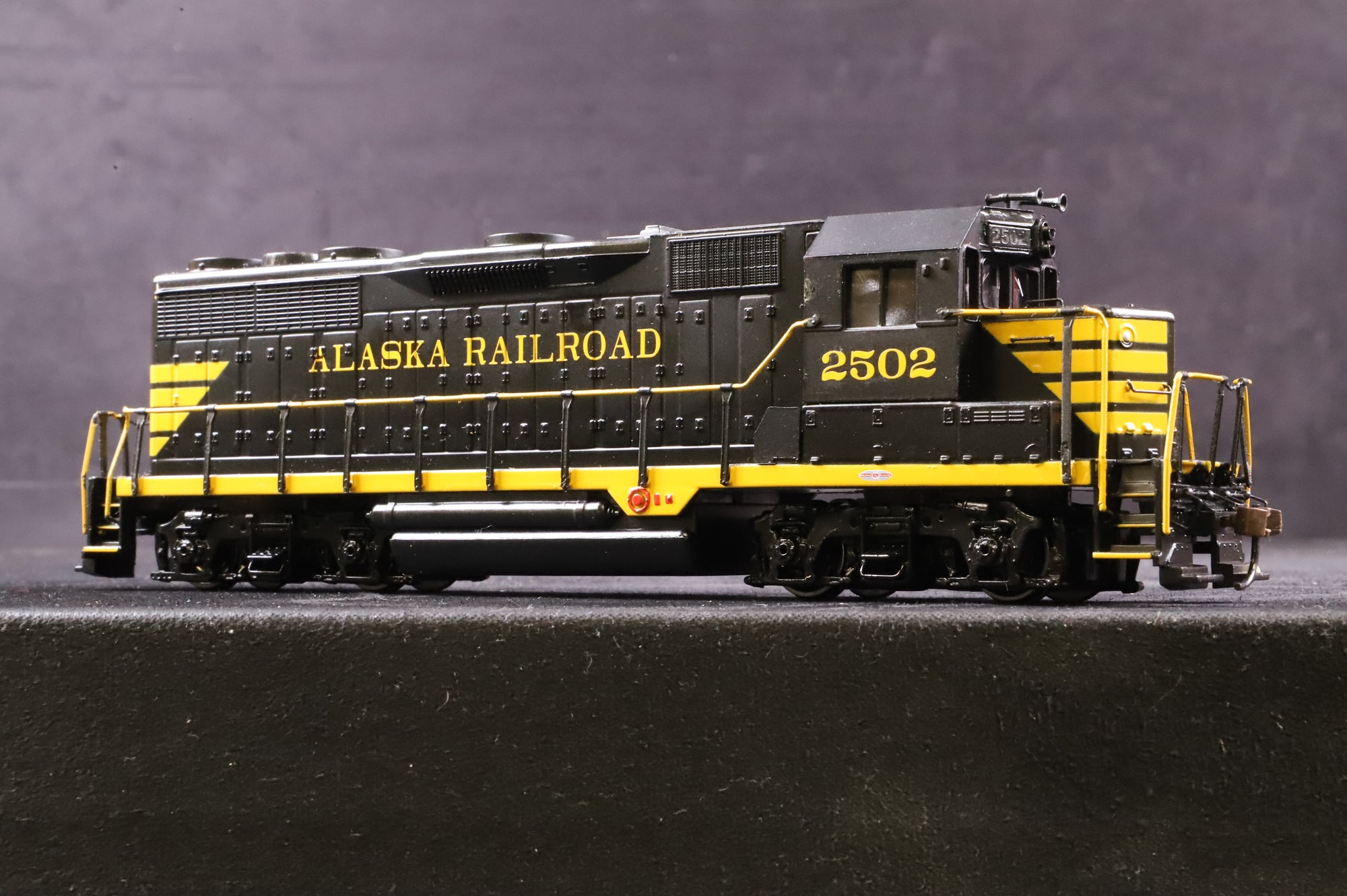 Bachmann HO 11522 GP35 Diesel Locomotive '2502' Alaska Railroad