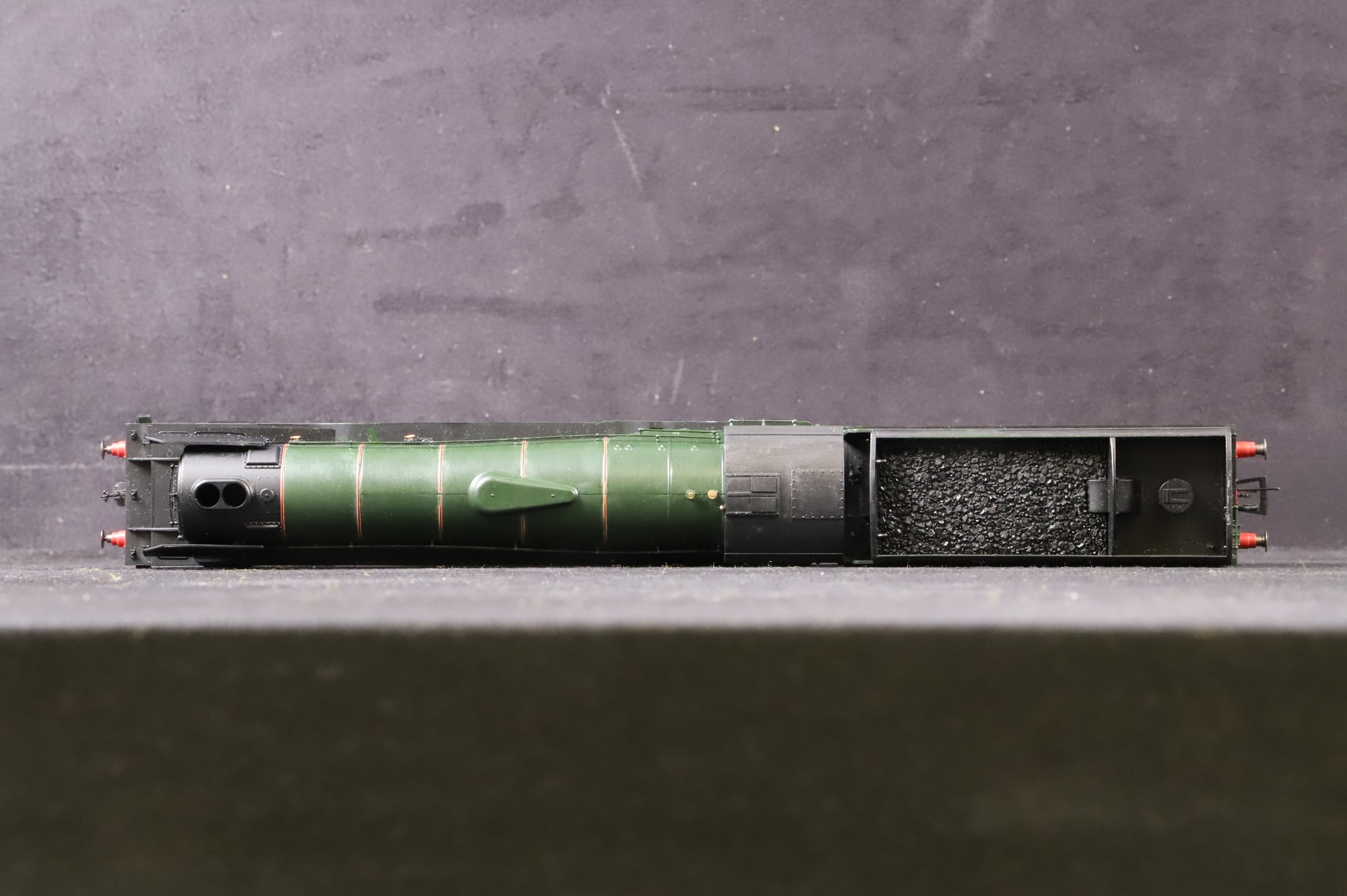 WORKSHOP Hornby OO R2342 A3 Class 60077 (Numbers Removed) 'The White Knight' in Lined BR Green w/ No Crests