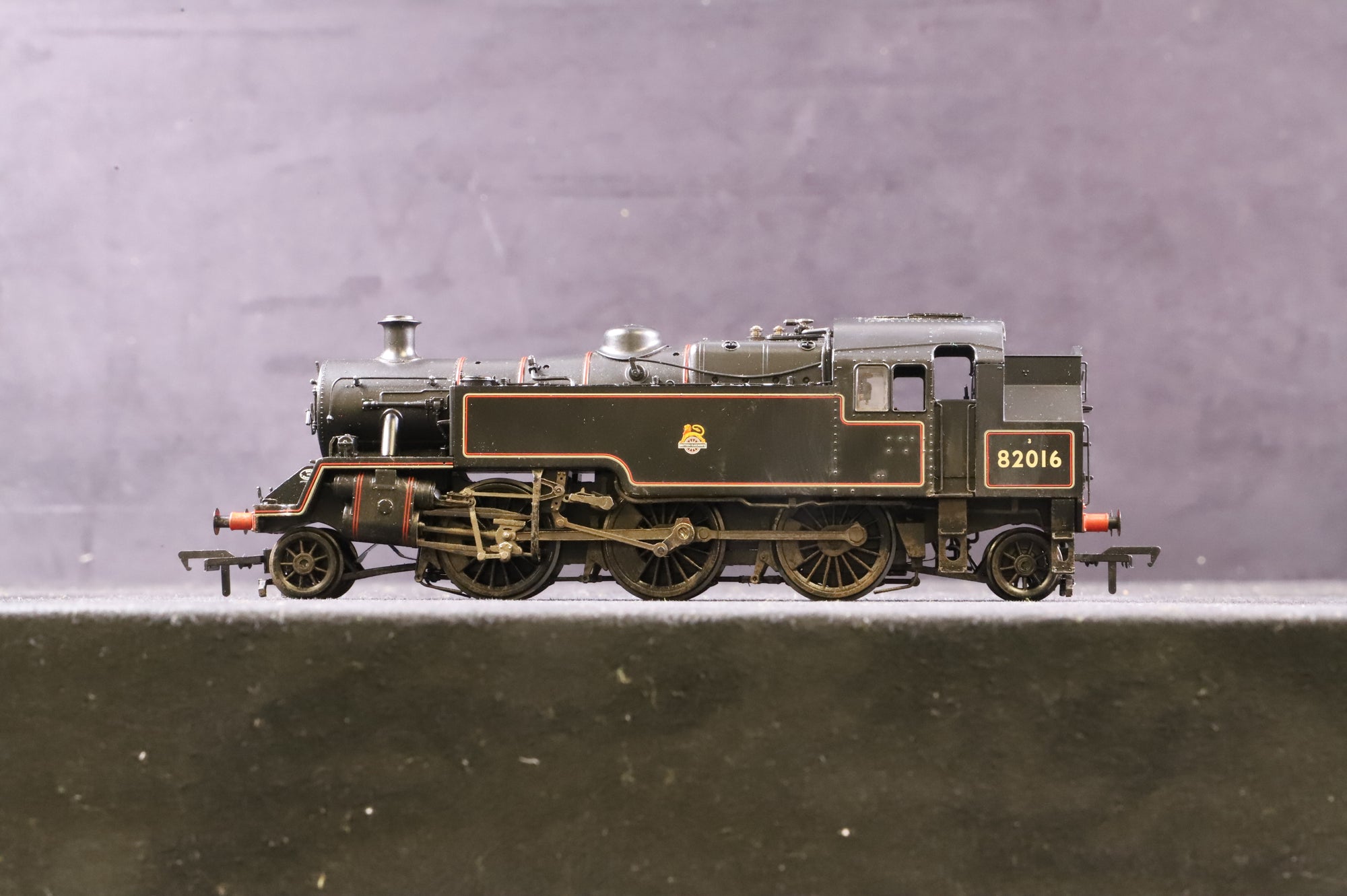 Bachmann OO 31-977 Standard 3MT 82016 in Lined BR Black w/ Early Crests - Weathered