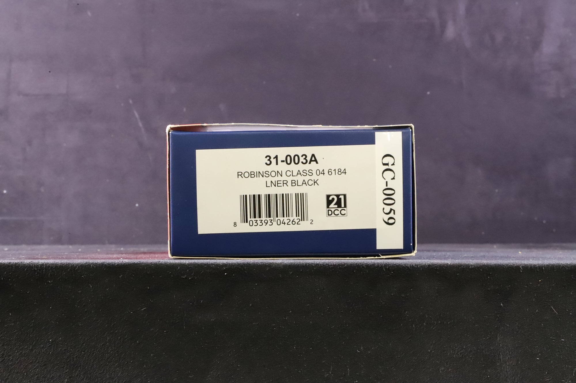 Bachmann OO 31-003A Robinson Class 04 63680 in BR Black w/ Early Crests - Weathered