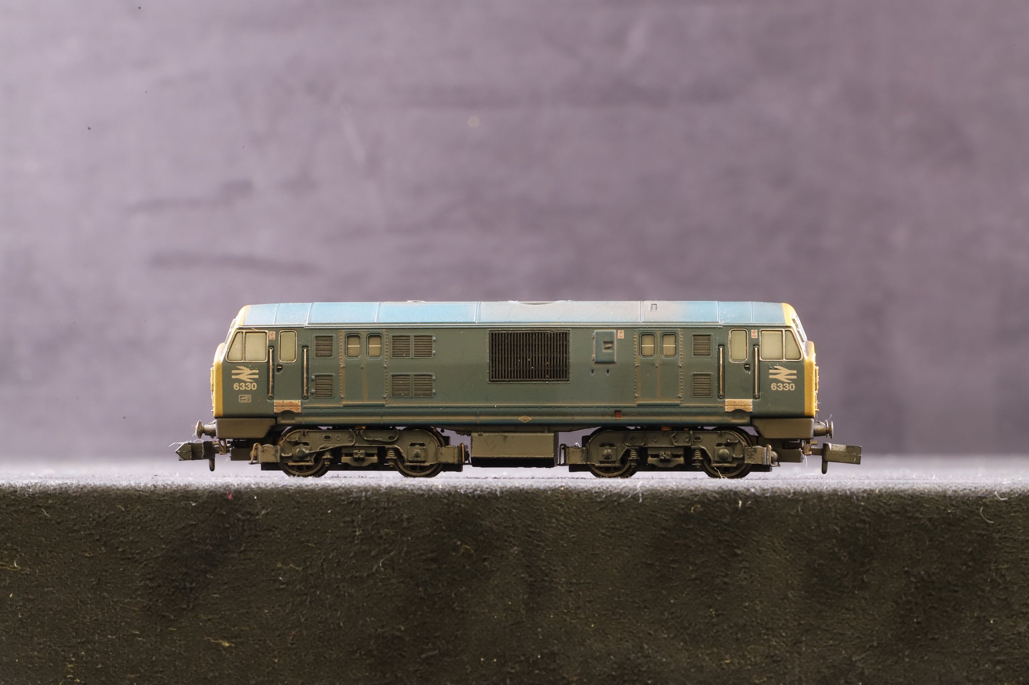 Dapol N 2D-012-012 BR Blue Class 22 '6330' w/Full Yellow Warning Panels, Weathered