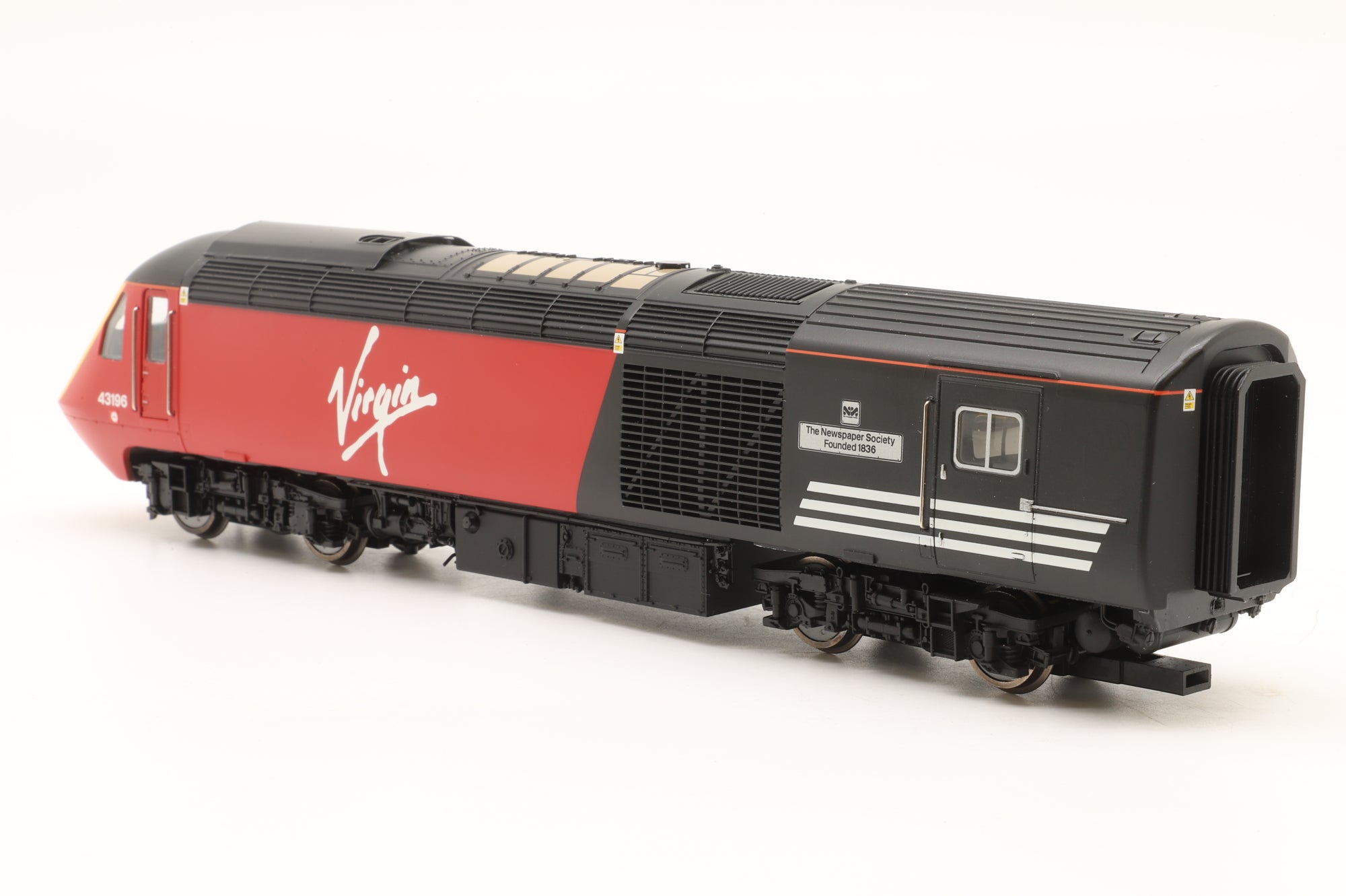 Hornby OO R2704 Class 43 HST Set 43196 'Newspaper Society'/43162 in Virgin Trains Livery - DCC Sound