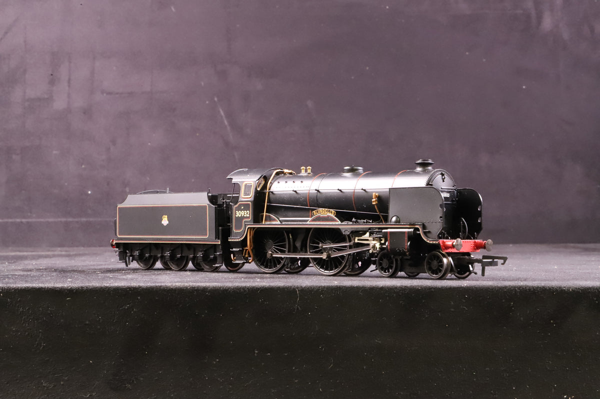 Hornby OO R2744 Schools Class &#39;30932&#39; &#39;Blundell&#39;s&#39; BR Lined Black E/C