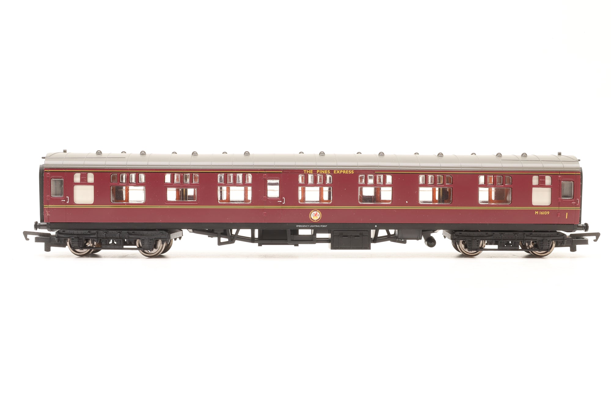 Hornby OO R4229 'The Pines Express' Coach Pack