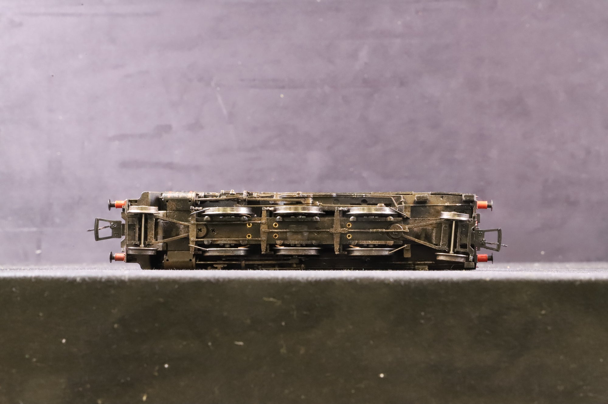 Bachmann OO 31-977 Standard 3MT 82016 in Lined BR Black w/ Early Crests - Weathered