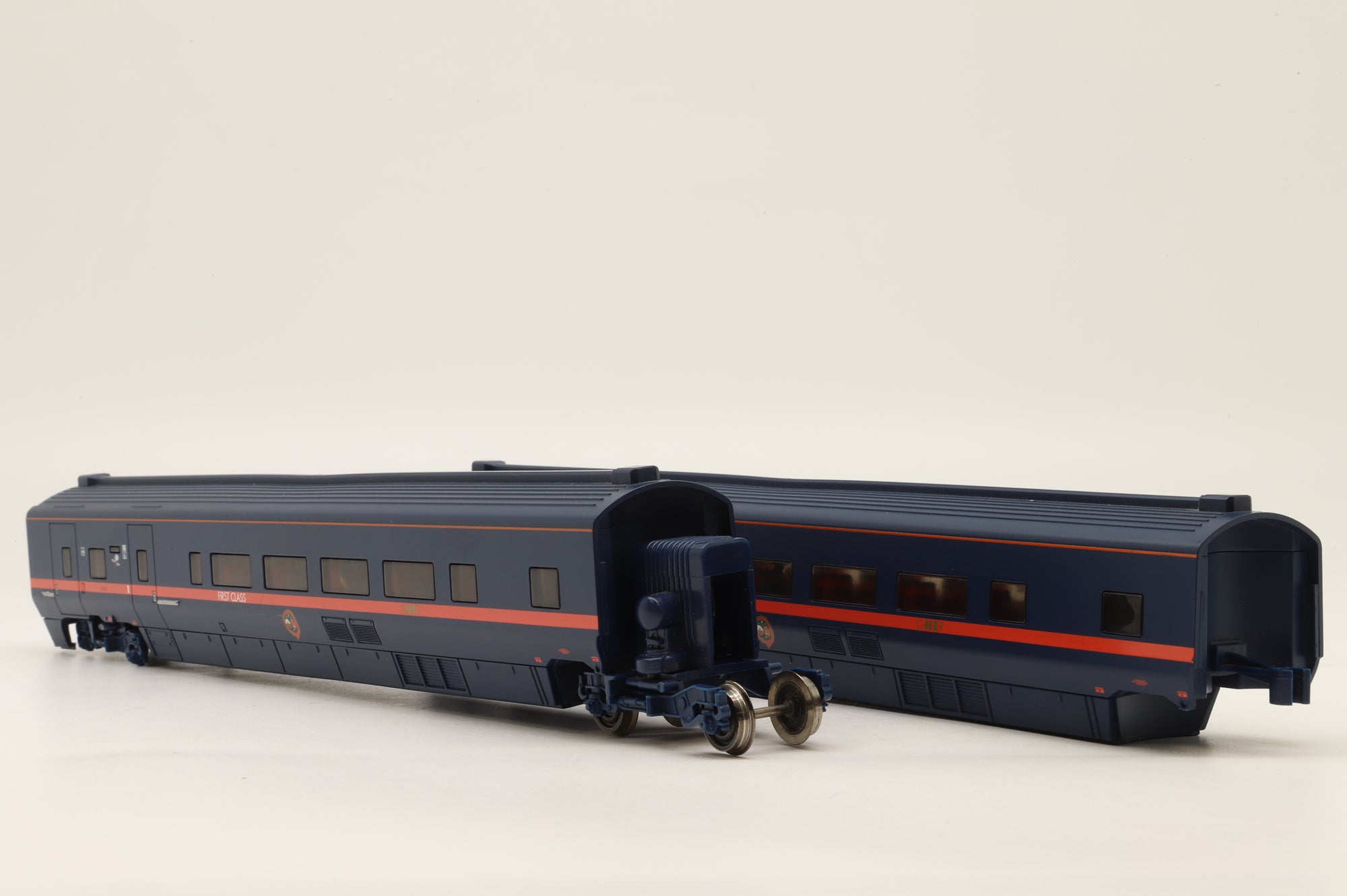 Hornby OO Set of 6 GNER Eurostar Set DCC Fitted