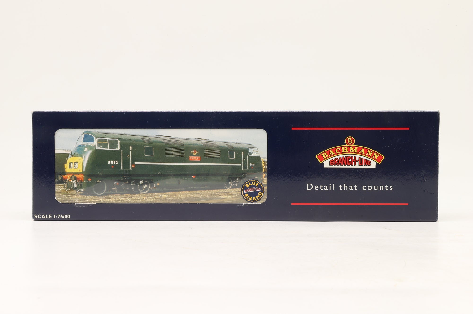Bachmann OO 32-051 Class 42 Warship D832 'Onslaught' BR Green