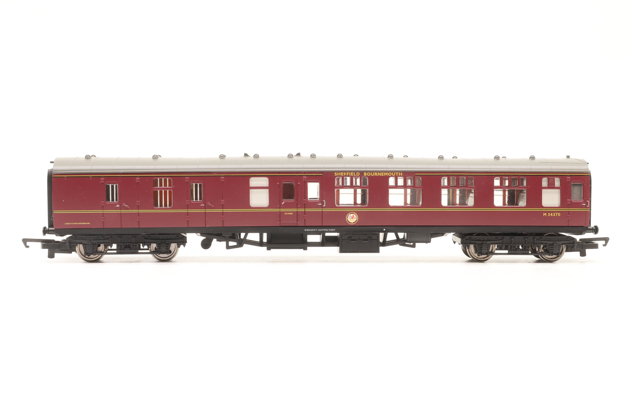 Hornby OO R4229 'The Pines Express' Coach Pack