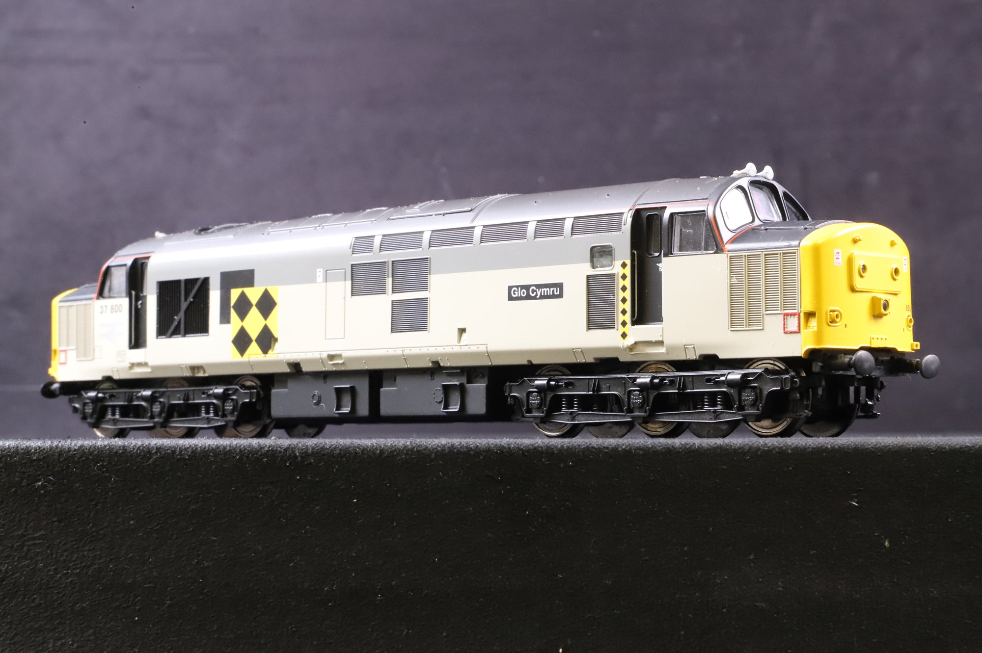 ViTrains OO V2071 Class 37/7 '37800' 'Glo Cymru' Railfreight Coal sector