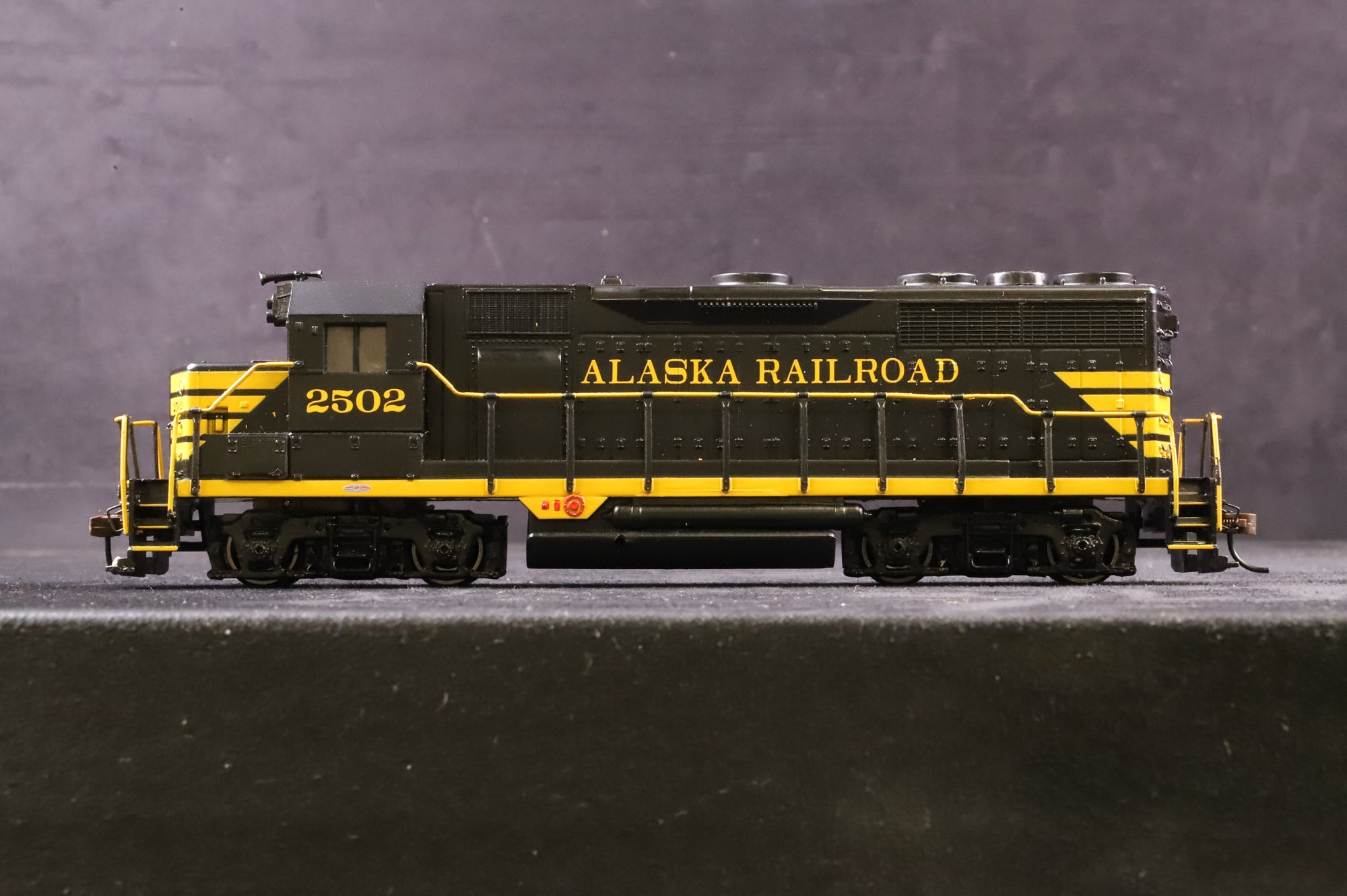 Bachmann HO 11522 GP35 Diesel Locomotive '2502' Alaska Railroad