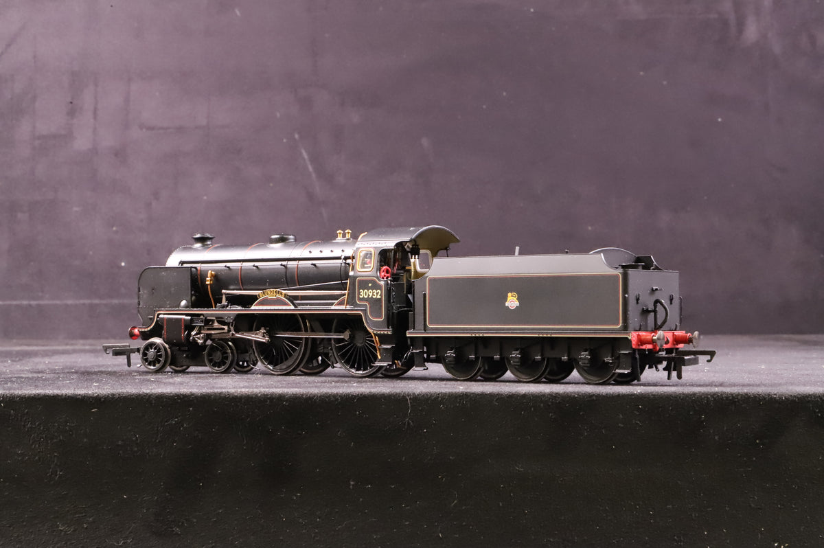 Hornby OO R2744 Schools Class &#39;30932&#39; &#39;Blundell&#39;s&#39; BR Lined Black E/C