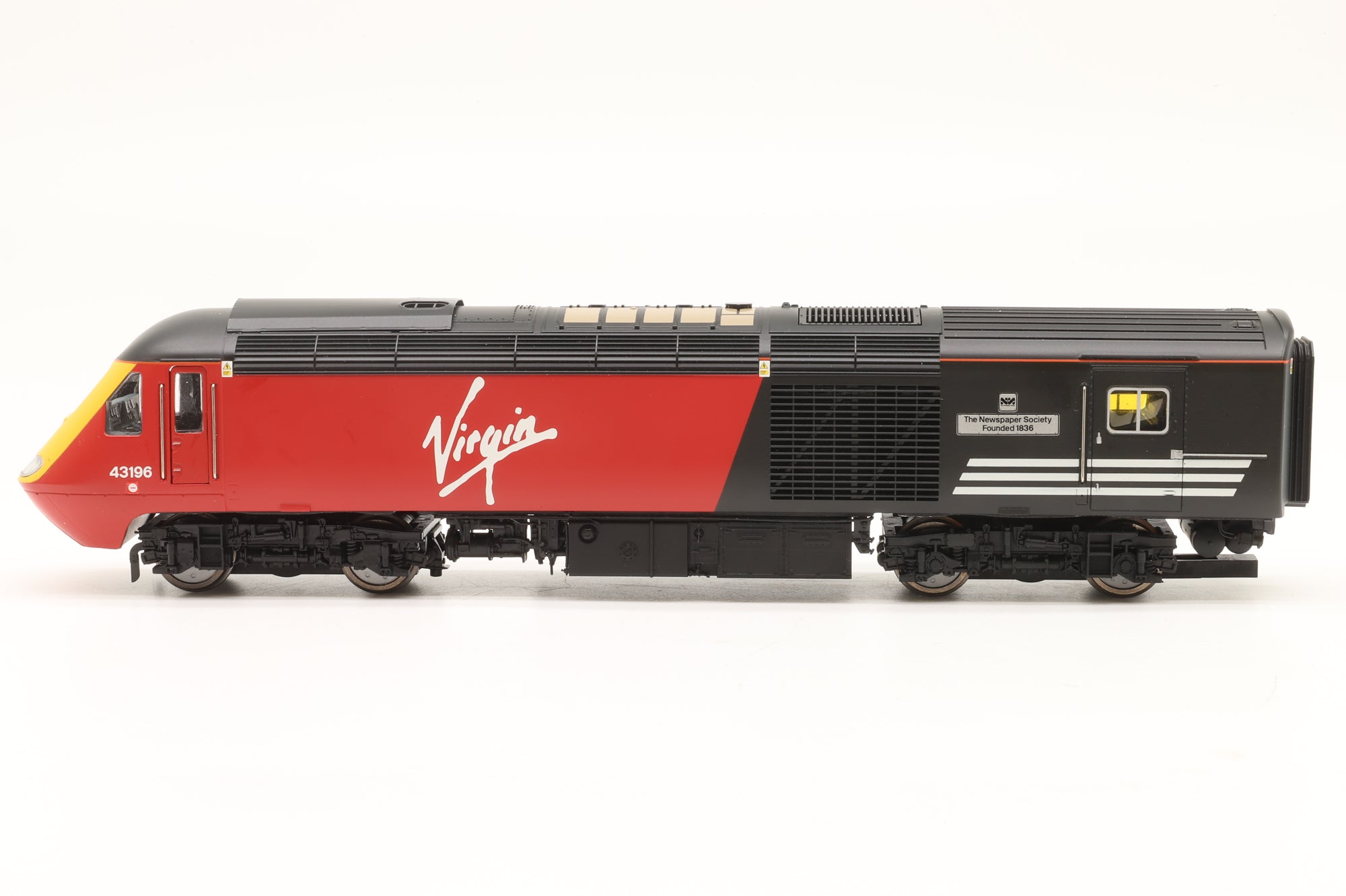 Hornby OO R2704 Class 43 HST Set 43196 'Newspaper Society'/43162 in Virgin Trains Livery - DCC Sound