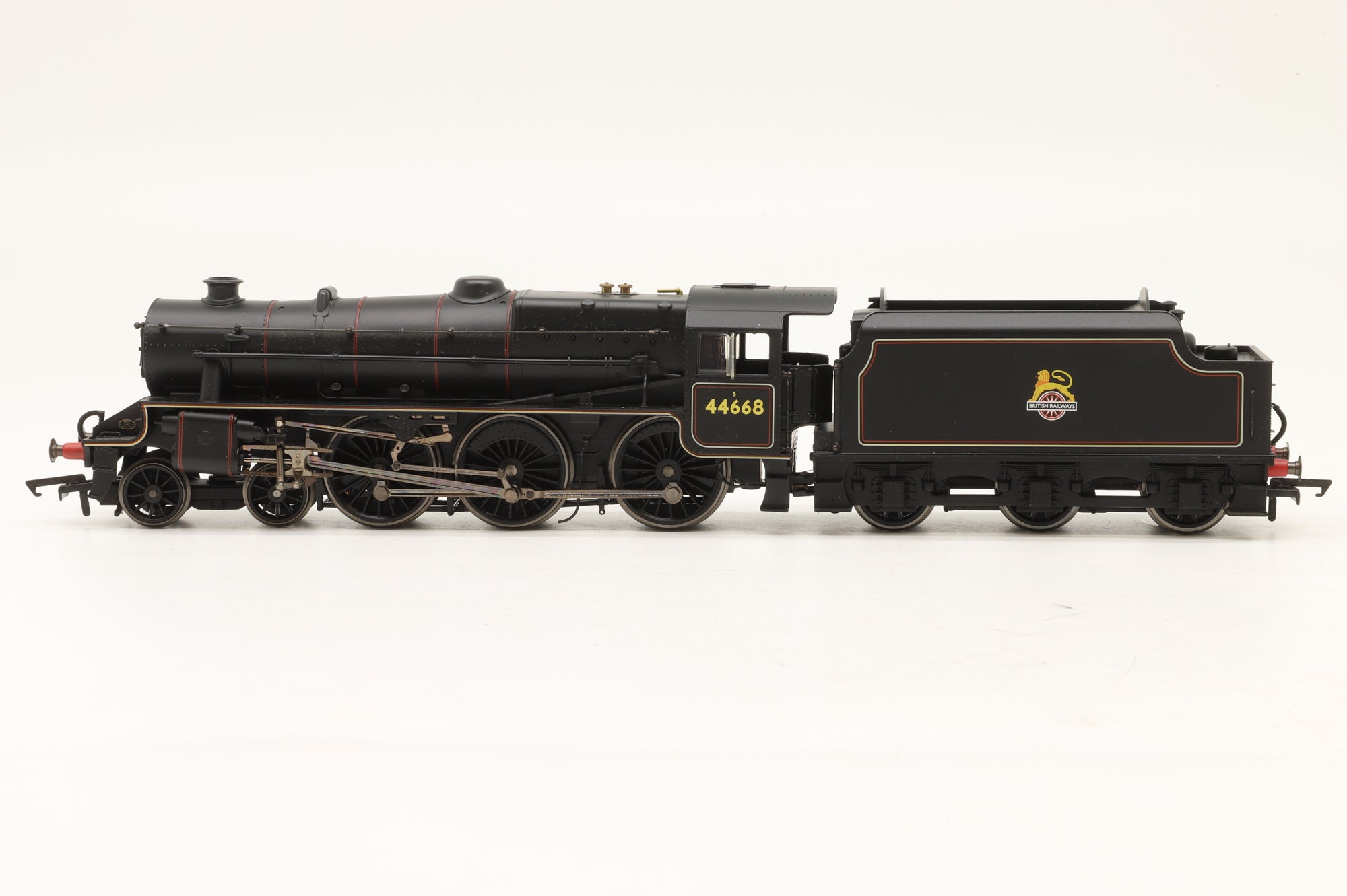 Hornby OO R2322 Class 5MT '44668' BR Lined Black E/C