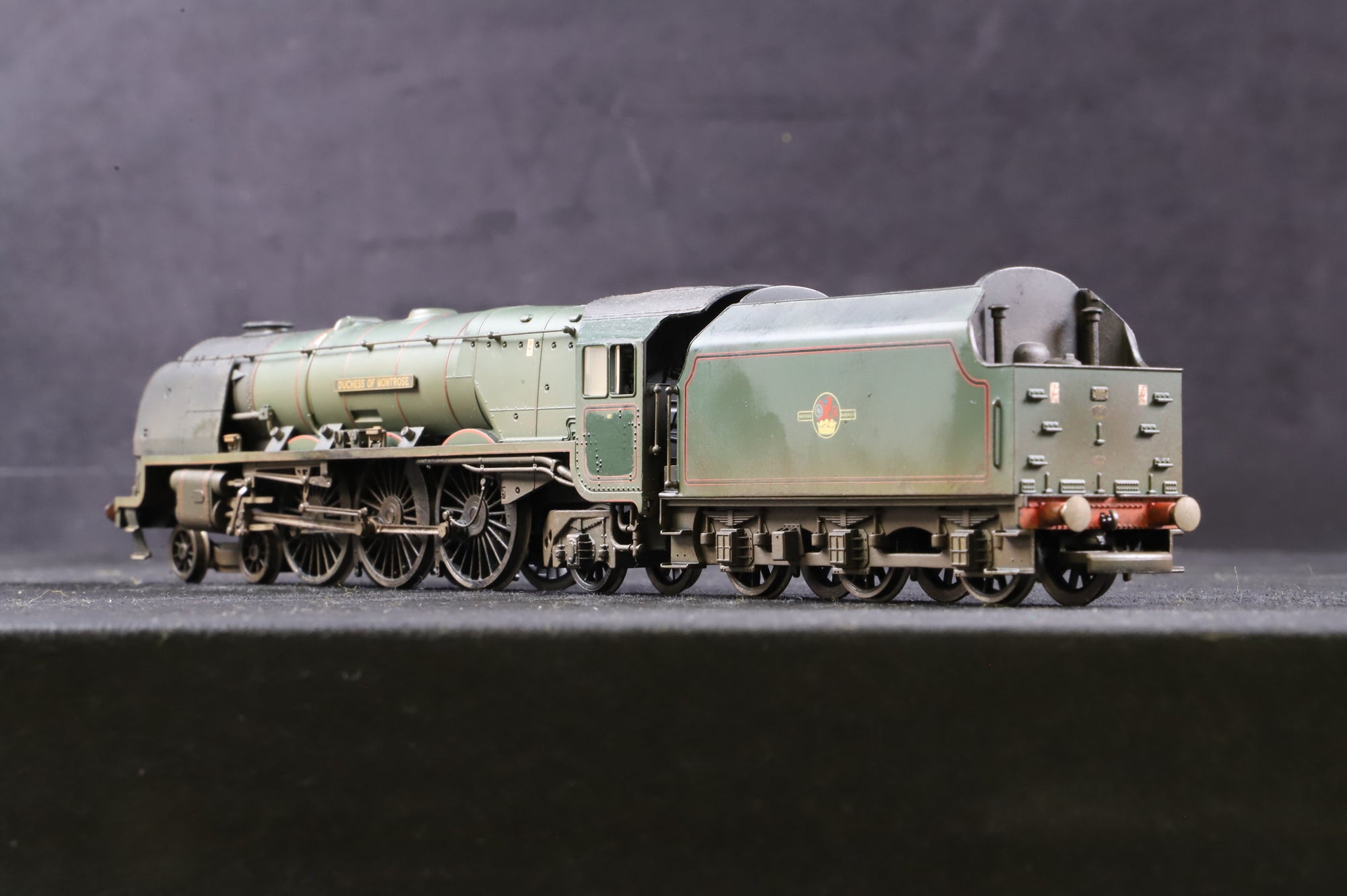 WORKSHOP Hornby OO Duchess Class 46232 'Duchess of Montrose' in Lined BR Green w/ Late Crests - Weathered