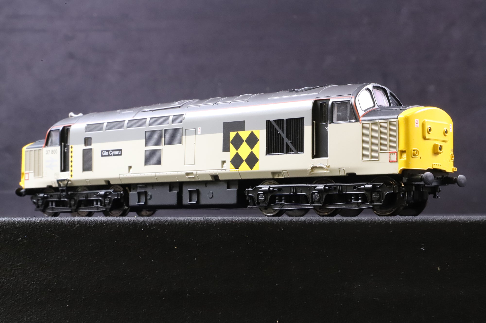 ViTrains OO V2071 Class 37/7 '37800' 'Glo Cymru' Railfreight Coal sector