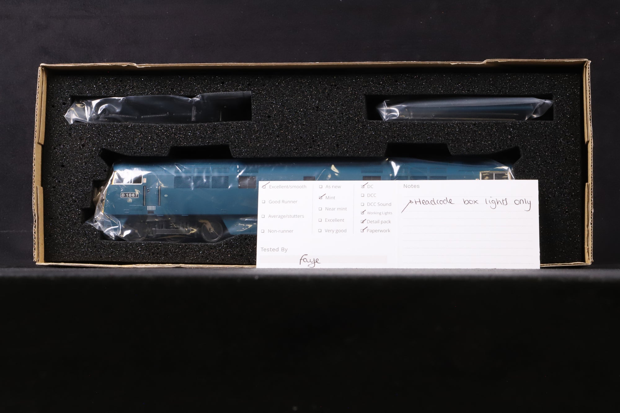 Heljan OO 5202 Class 52 D1067 'Western Druid' in BR Blue