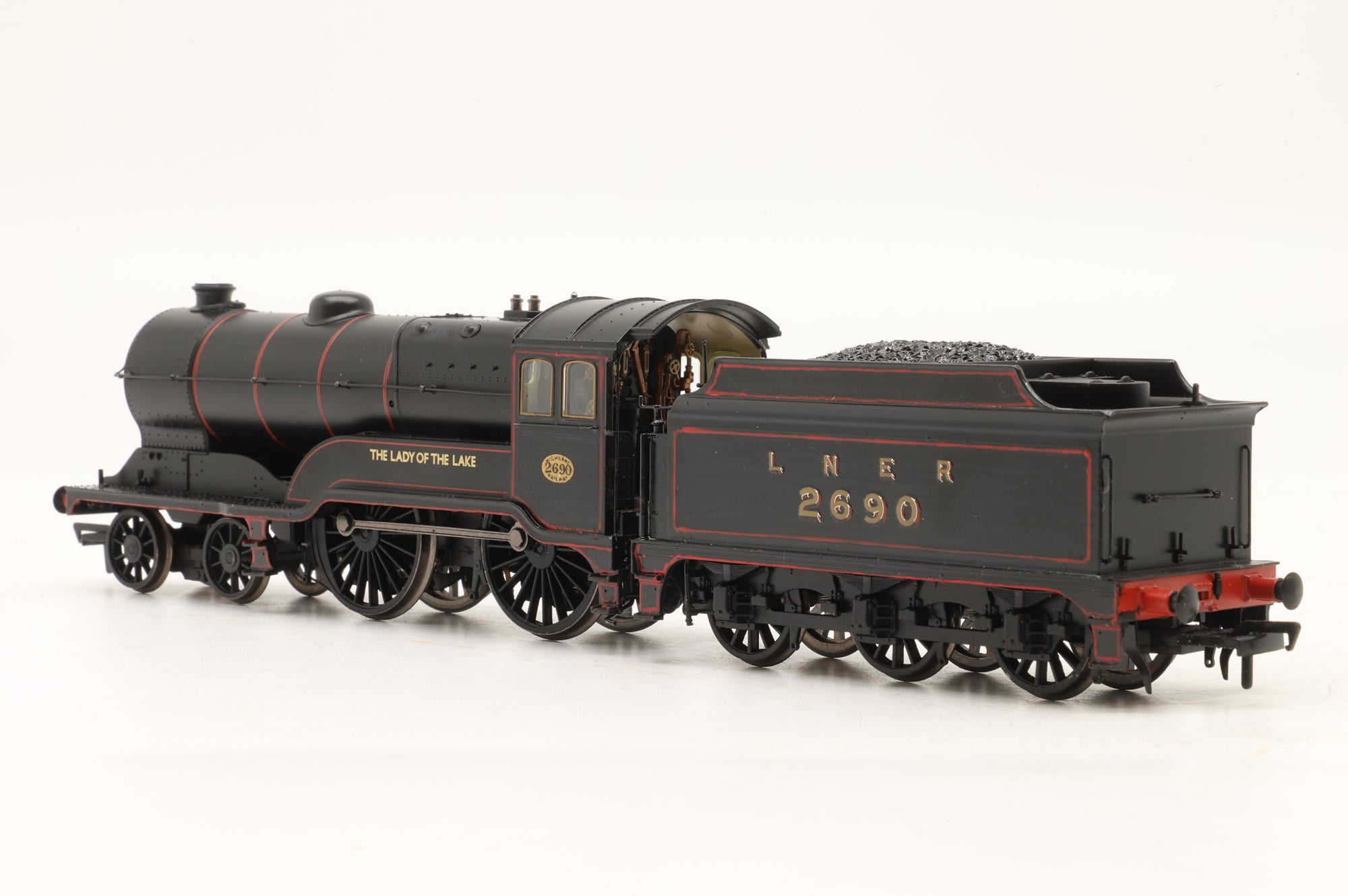 Bachmann OO 31-135 Class D11 62690 'The Lady Of The Lake' BR Black Early Emblem