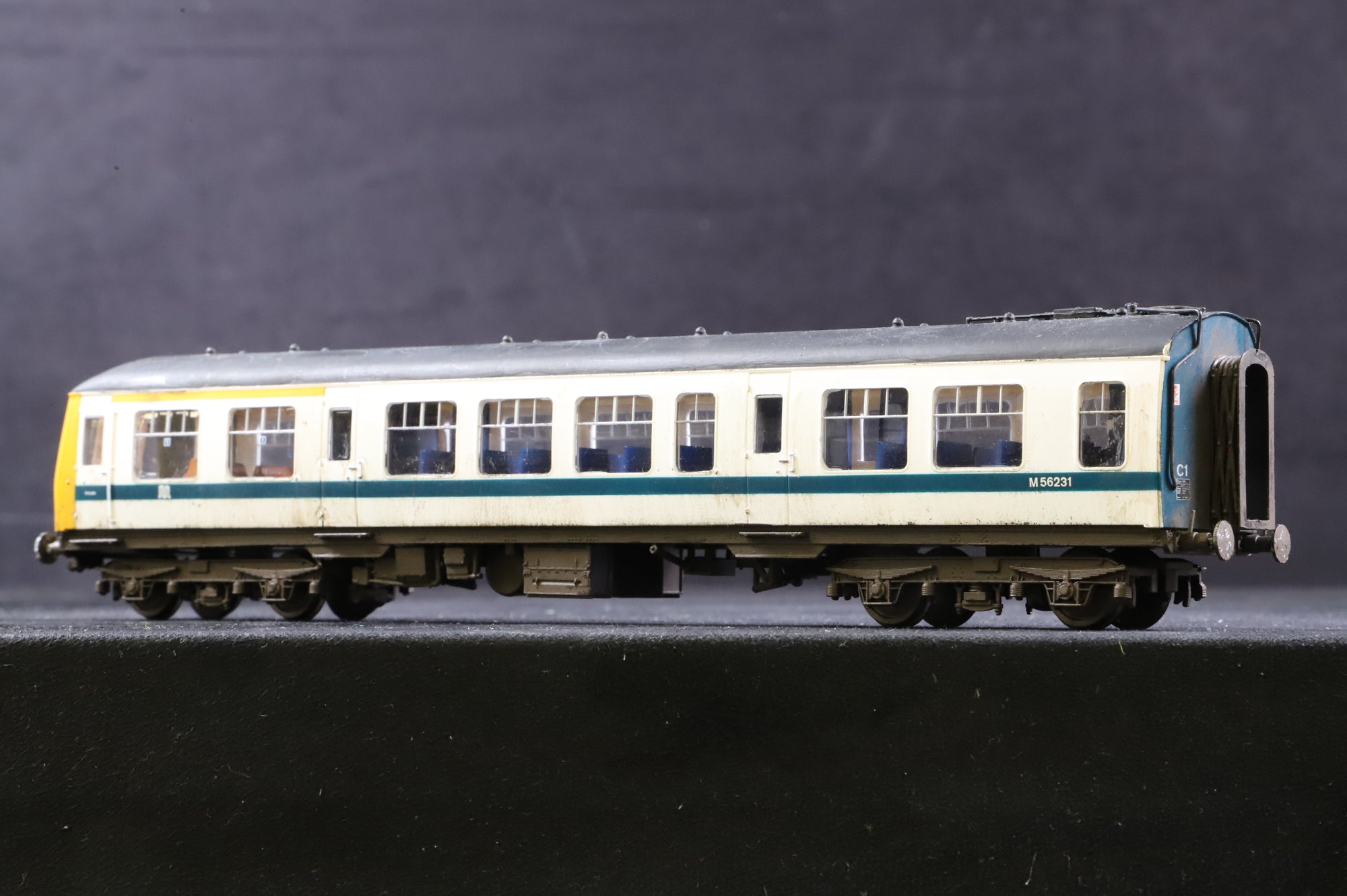 WORKSHOP Bachmann OO Class 108 2 Car DMU BR Refurbished White & Blue NON RUNNER