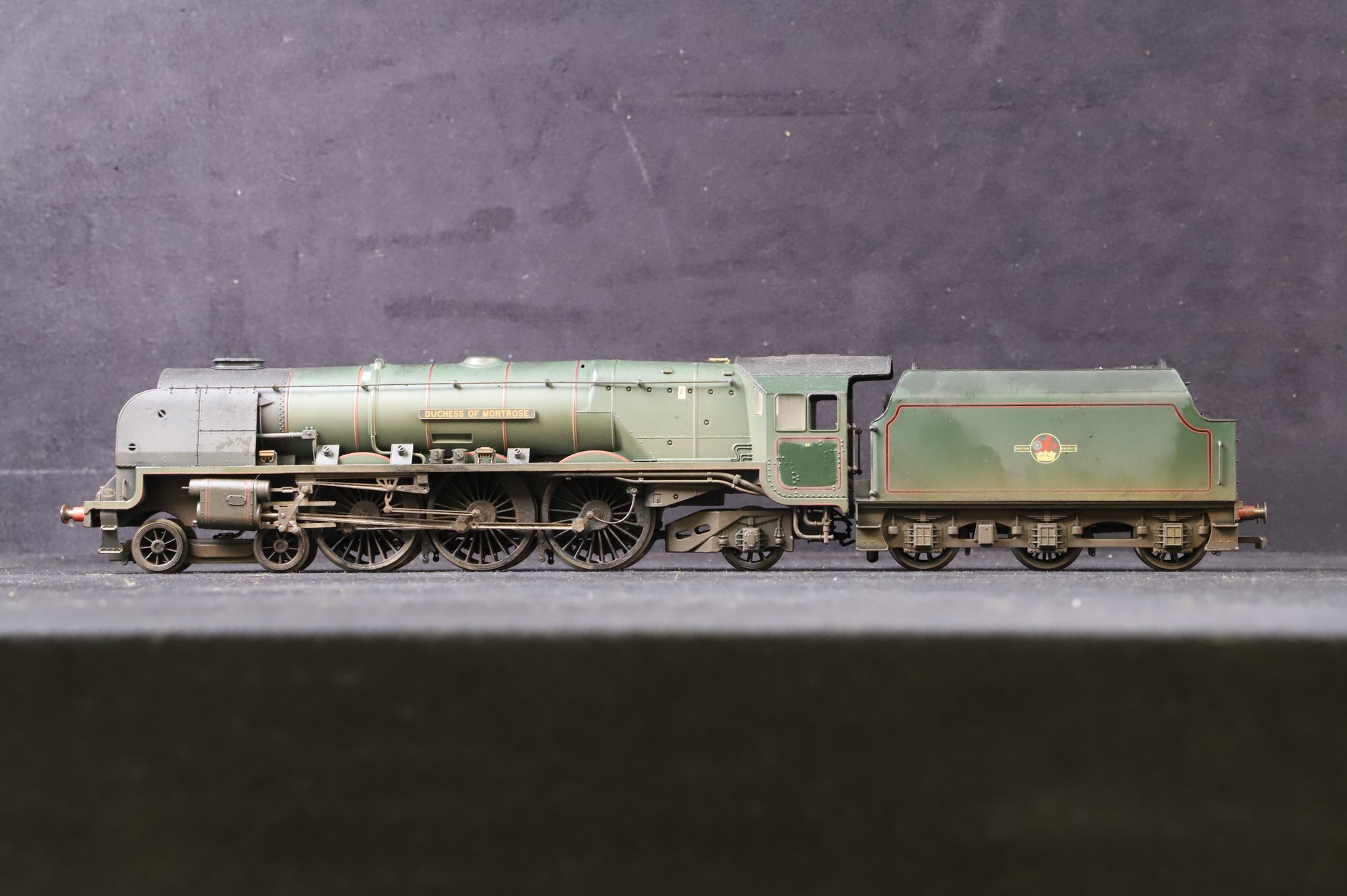 WORKSHOP Hornby OO Duchess Class 46232 'Duchess of Montrose' in Lined BR Green w/ Late Crests - Weathered