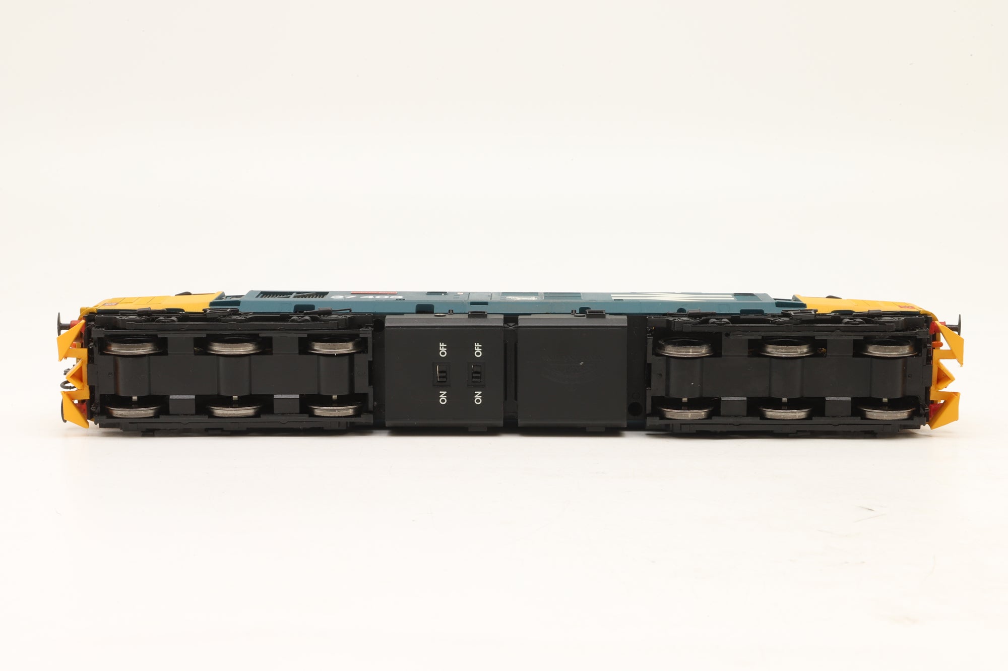 WORKSHOP Bachmann OO Class 37 37403 in BR Large Logo Blue – DCC Sound & Weathered