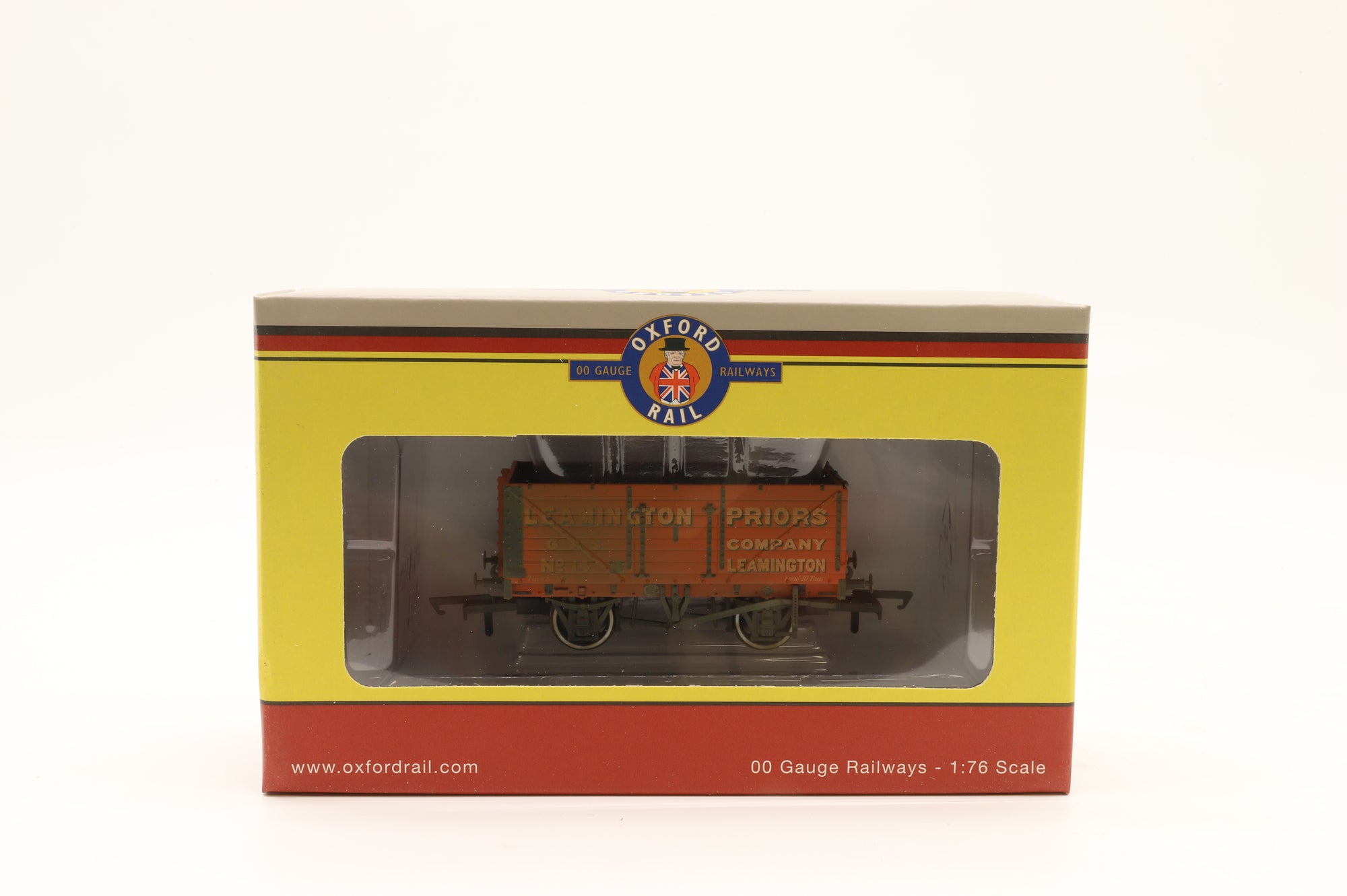 Oxford OO OR76MW7029 Triple Pack of Fear Bros/Leamington/Welford 7-Plank Wagons – Weathered