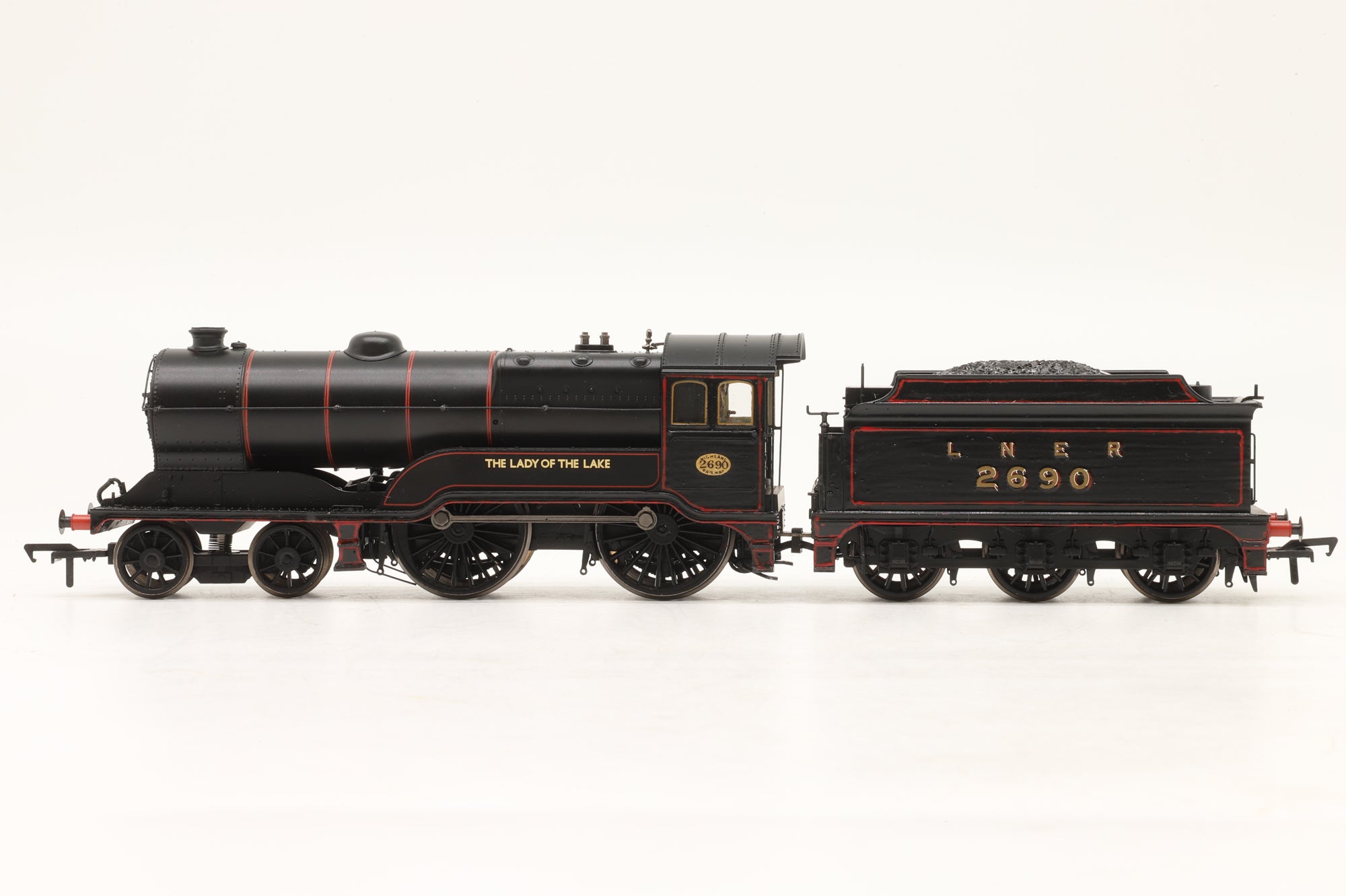 Bachmann OO 31-135 Class D11 62690 'The Lady Of The Lake' BR Black Early Emblem