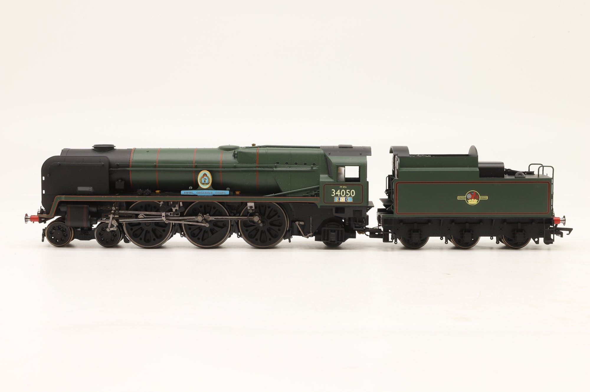Hornby OO Rebuilt Battle of Britain Class '34050' 'Royal Observation Corps' BR Lined Green L/C Renumbered