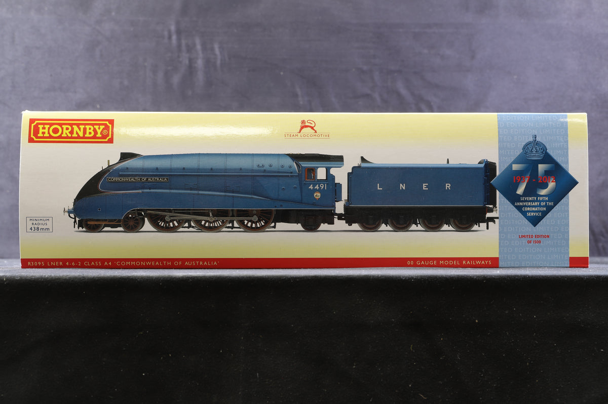 Hornby OO R3095 Class A4 &#39;4491&#39; &#39;Commonwealth of Australia&#39; 75th Anniversary of The Coronation Train, Ltd Ed 401/1500